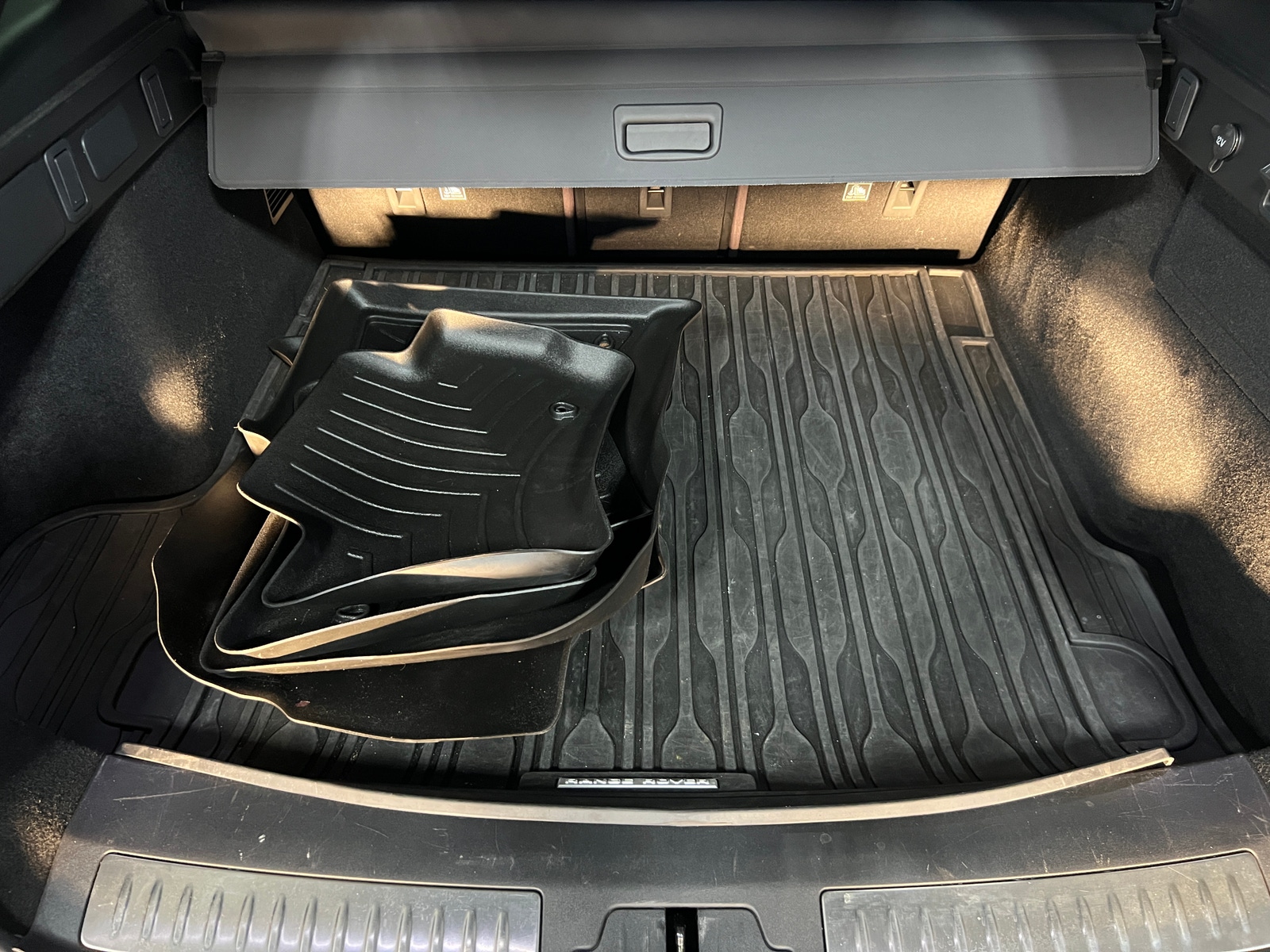 Thumbnail: 2020 Land Rover Range Rover Velar - 6