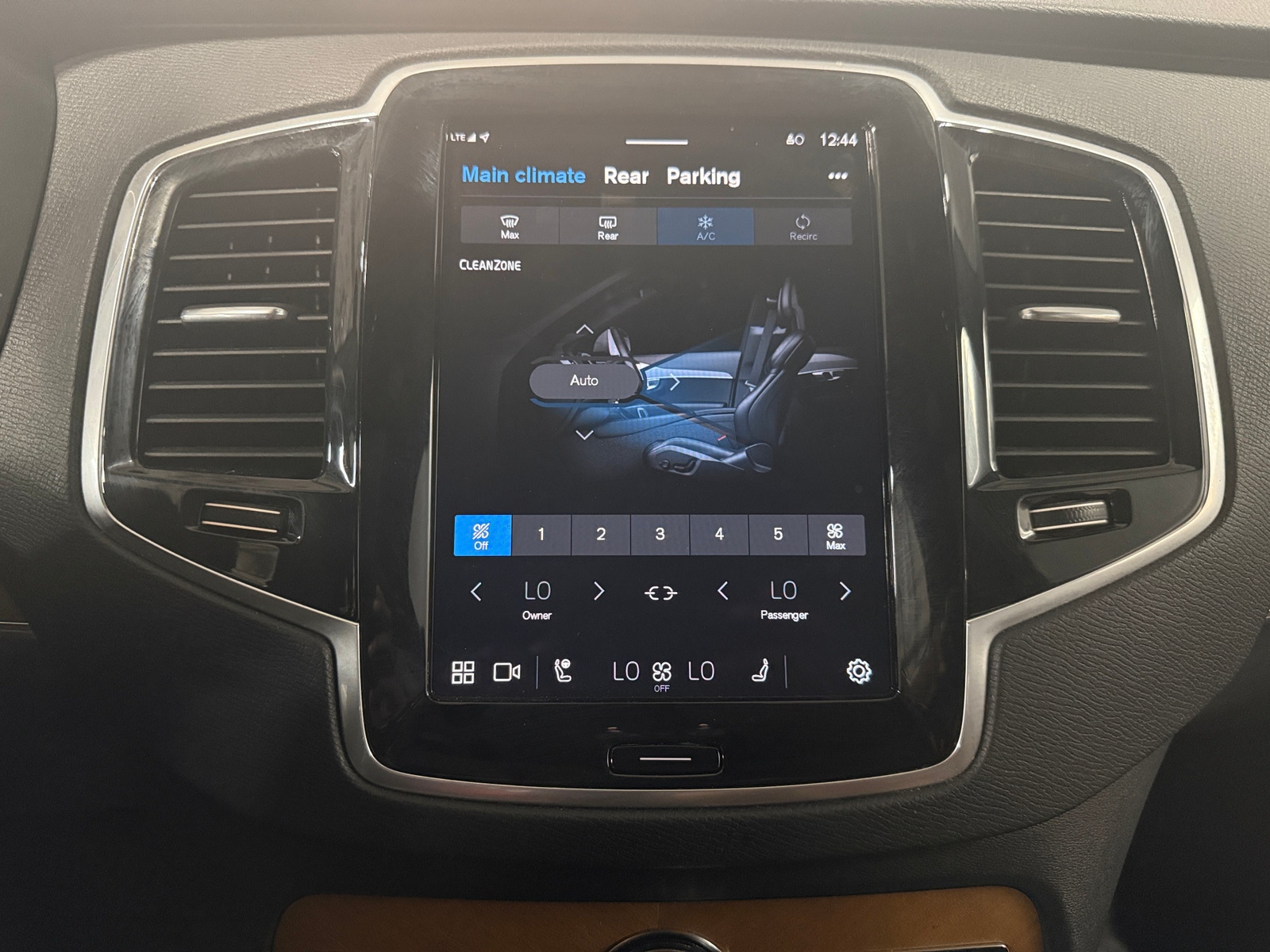 Thumbnail: 2024 Volvo XC90 - 3