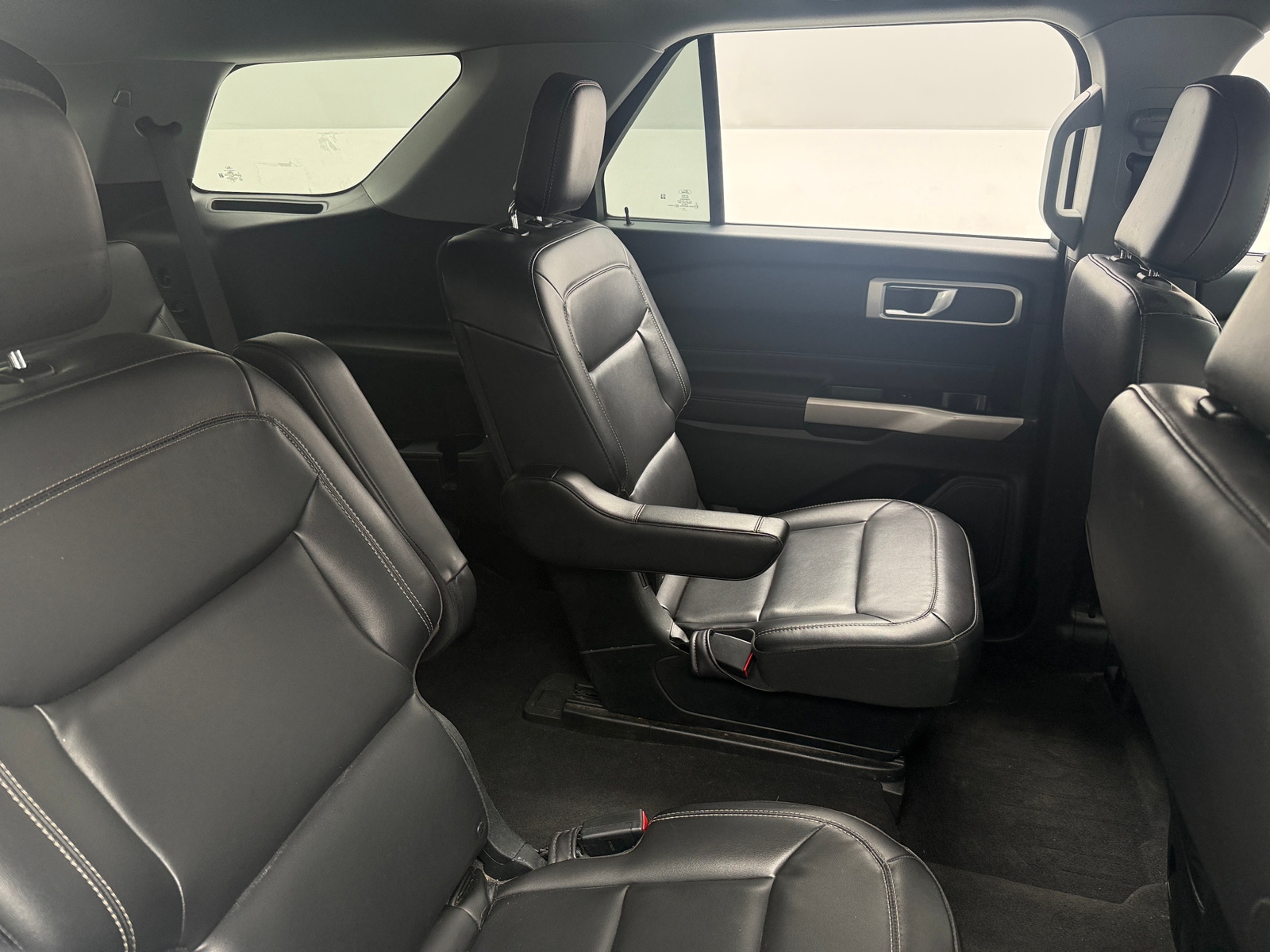 Thumbnail: 2022 Ford Explorer - 5