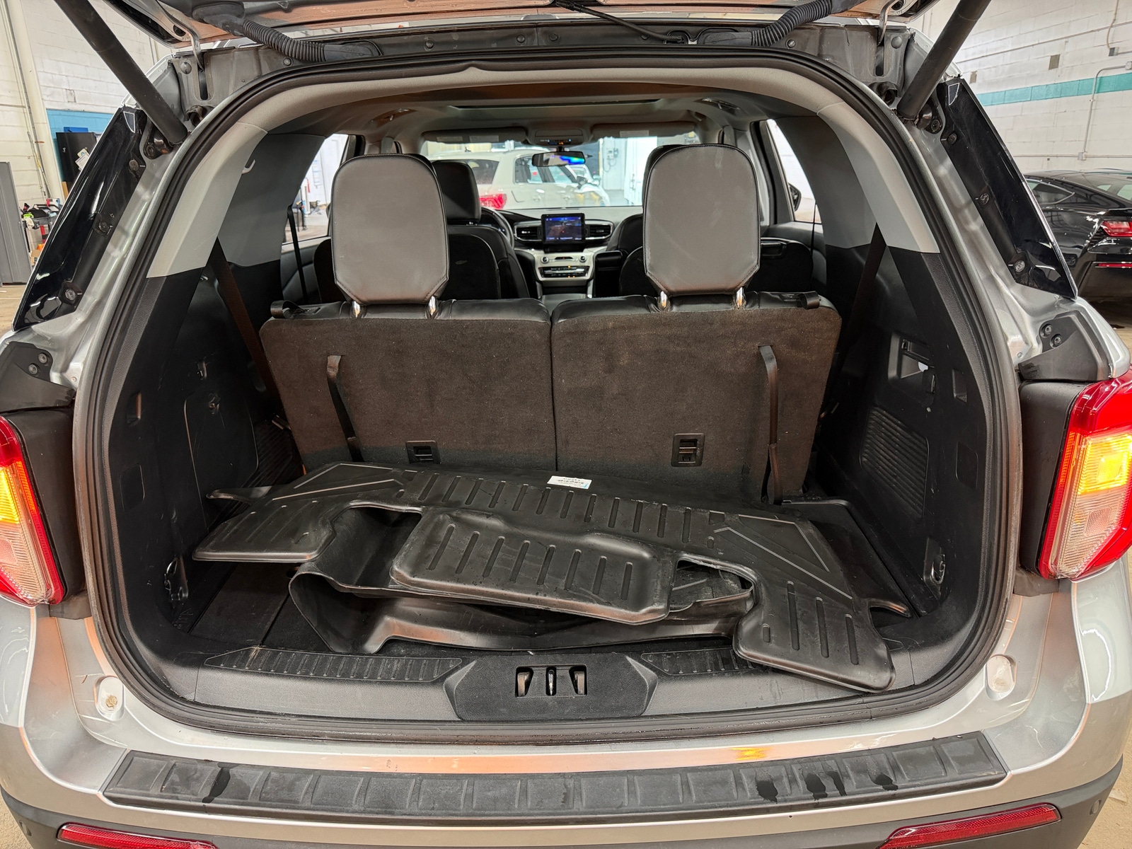 Thumbnail: 2022 Ford Explorer - 6