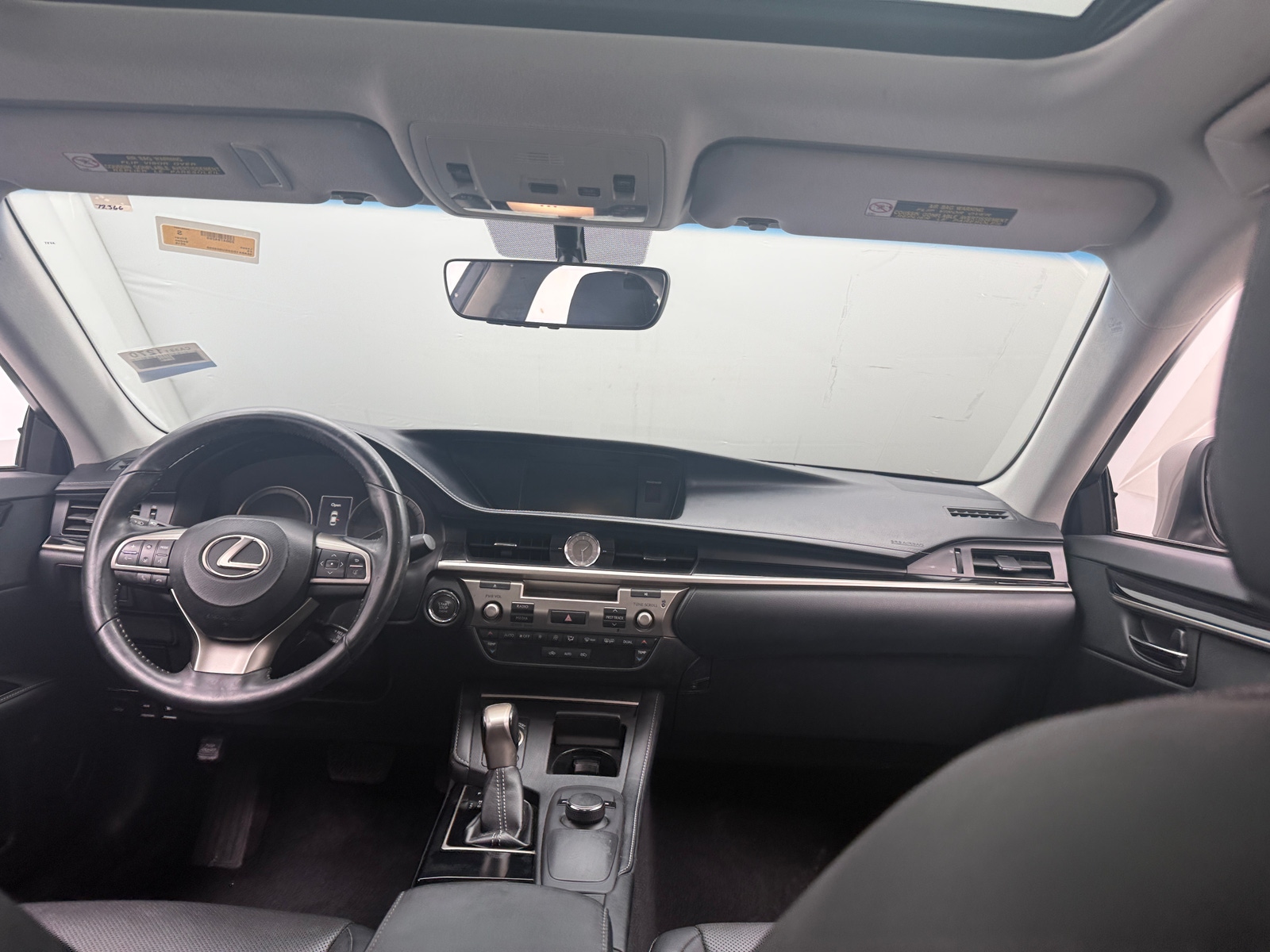 Thumbnail: 2016 Lexus ES - 2
