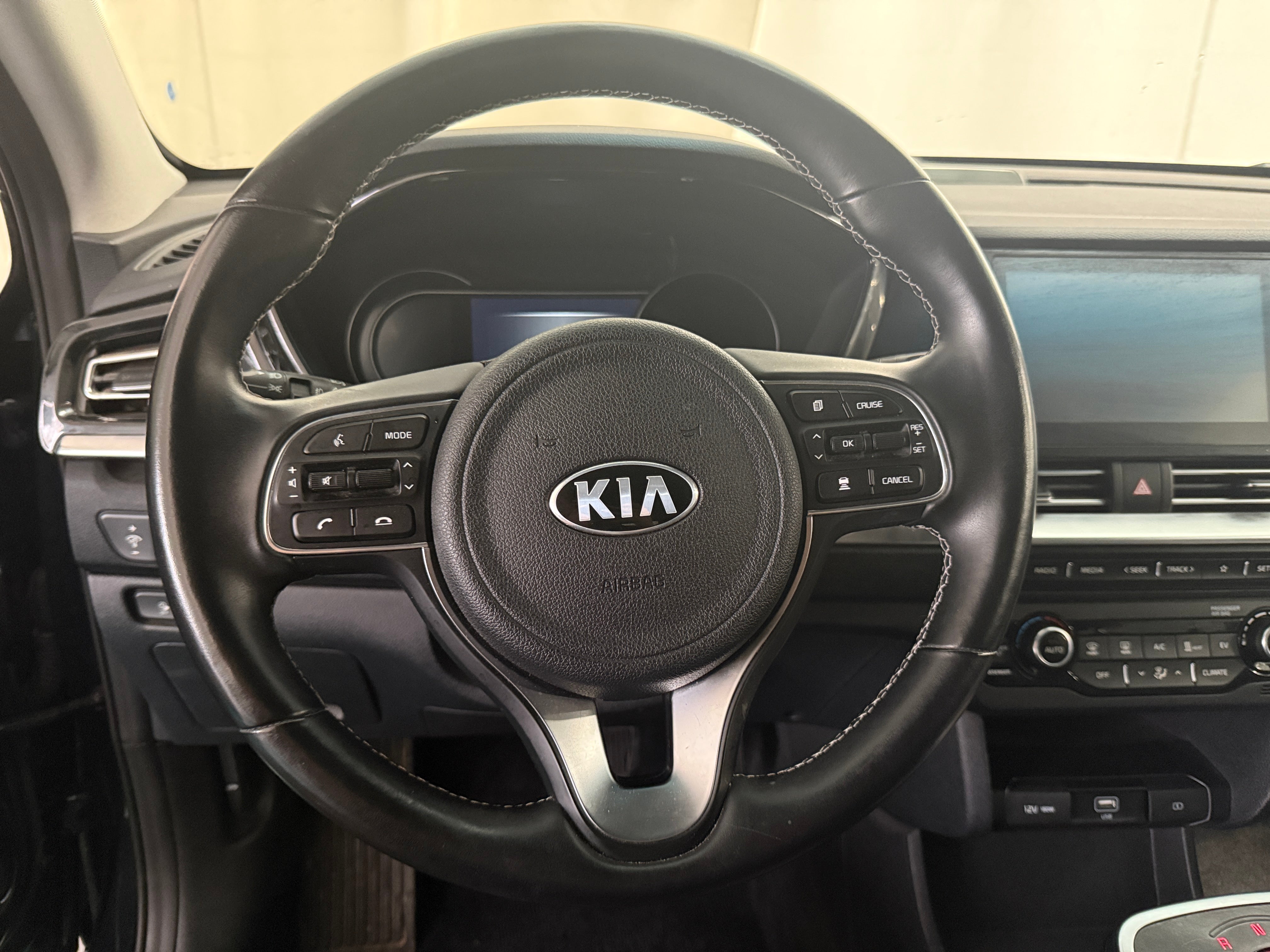 Used 2021 Kia Niro EX with VIN KNDCC3LG6M5102572 for sale in Auburn, WA