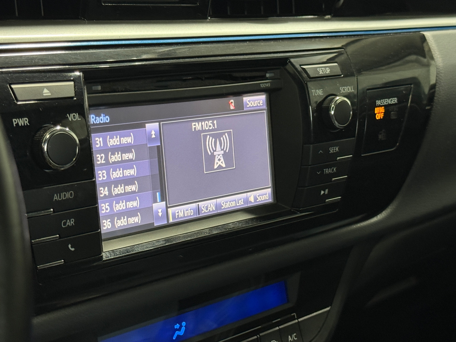 Thumbnail: 2015 Toyota Corolla - 4