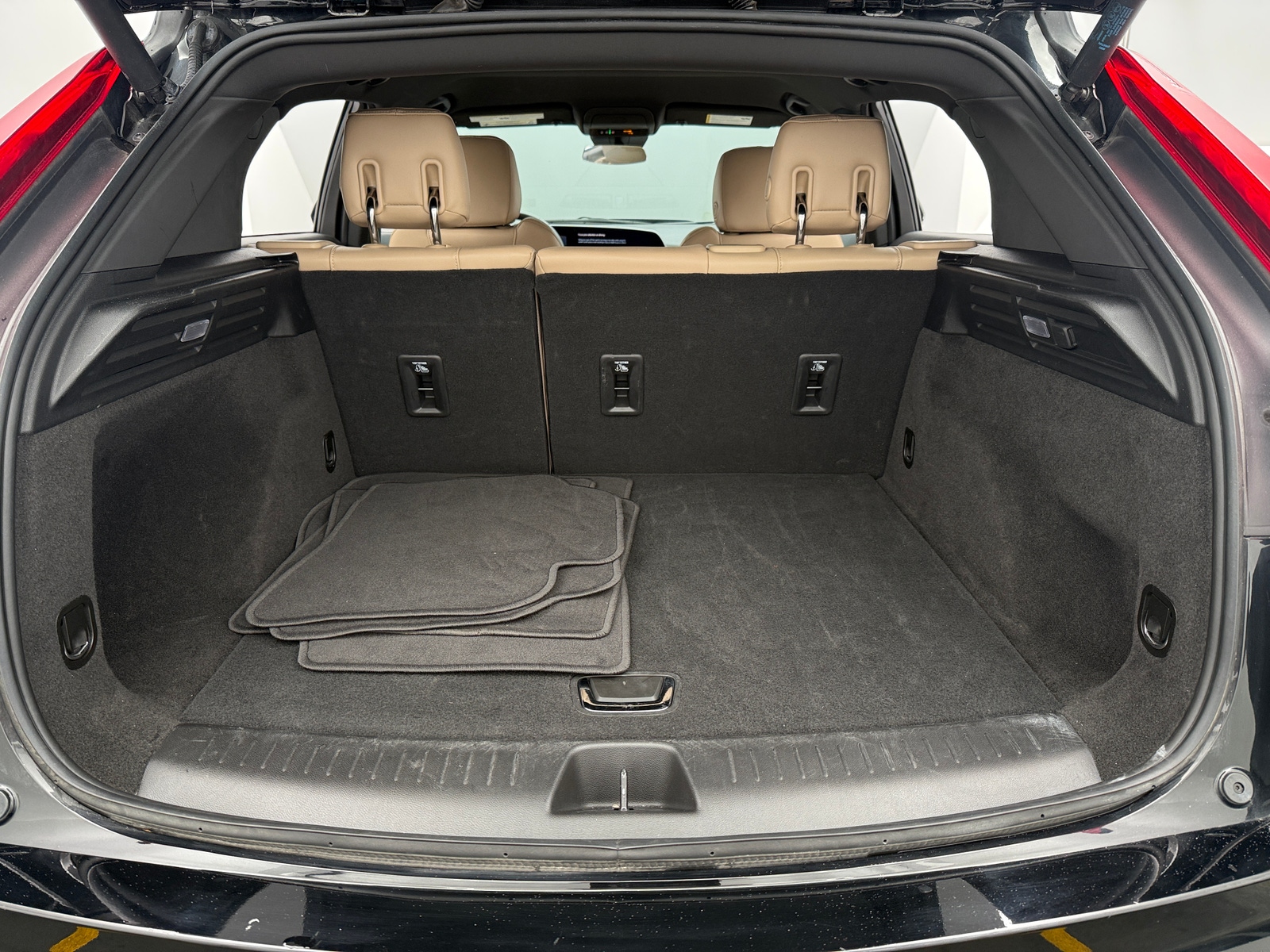 Thumbnail: 2024 Cadillac XT4 - 6