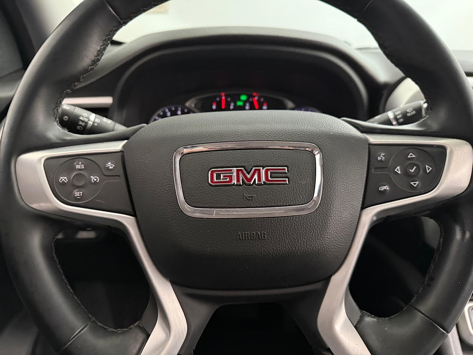 Thumbnail: 2023 GMC Acadia - 4