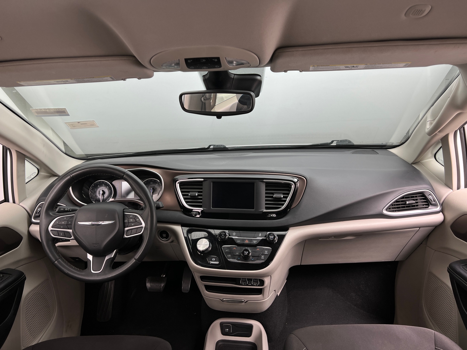 Thumbnail: 2023 Chrysler Voyager - 3