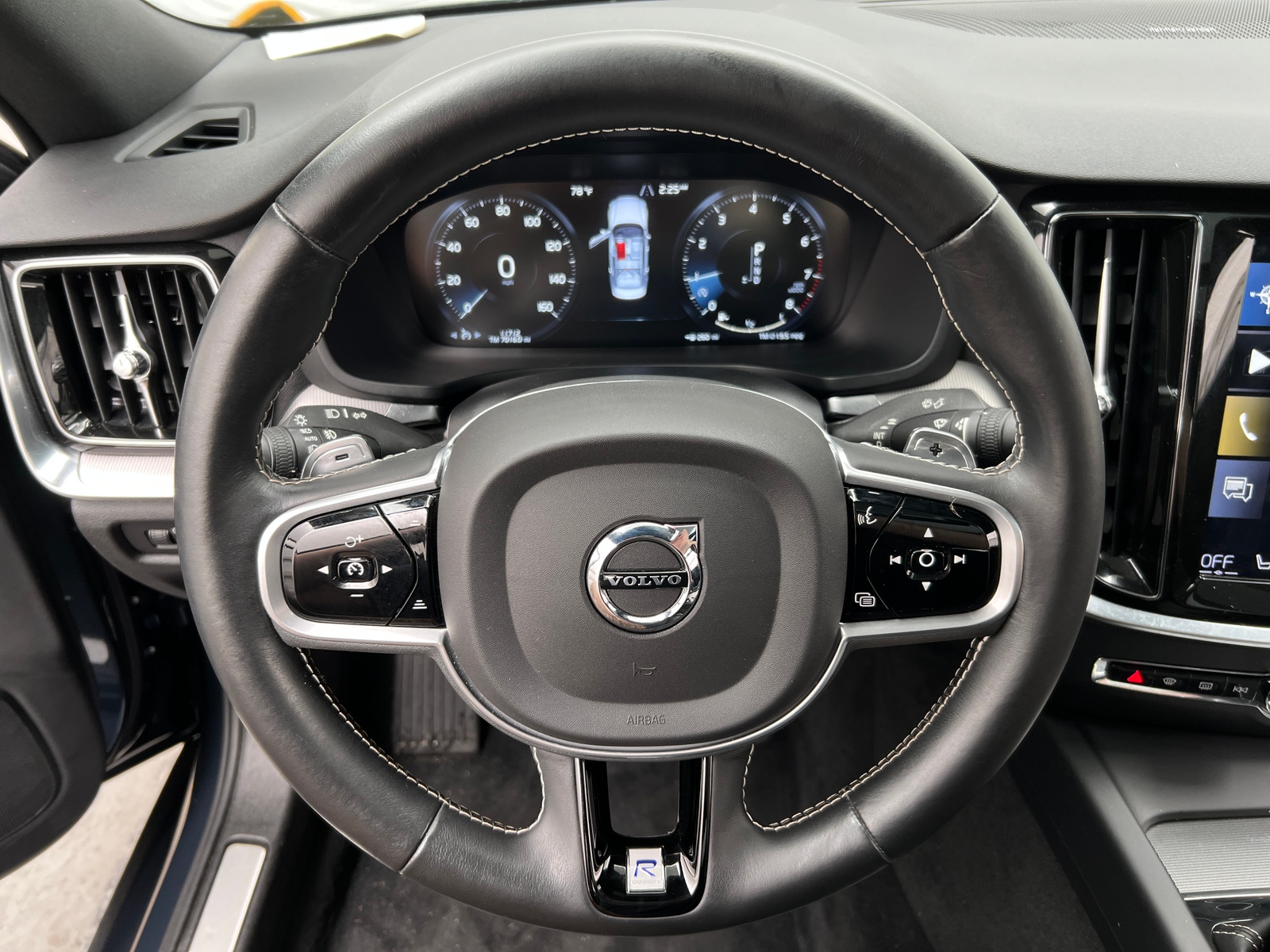 Thumbnail: 2019 Volvo S60 - 4