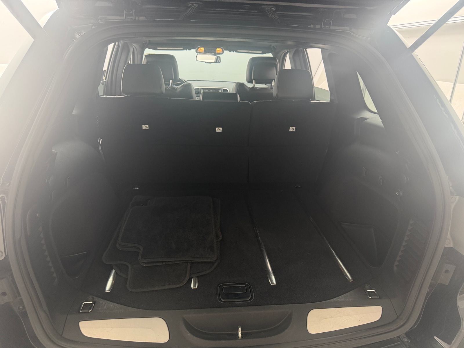 Thumbnail: 2015 Jeep Grand Cherokee - 6