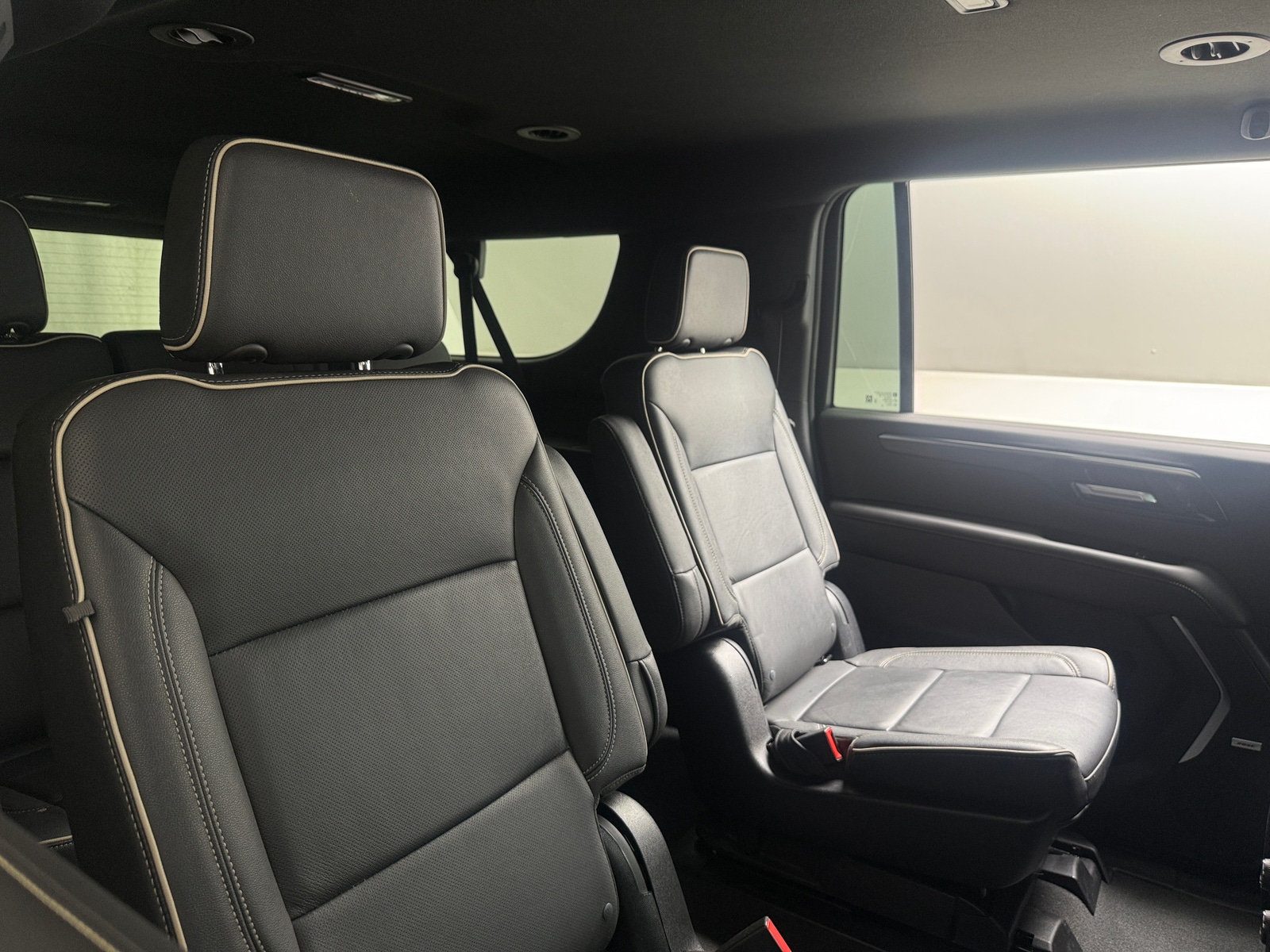 Thumbnail: 2025 Chevrolet Suburban - 5