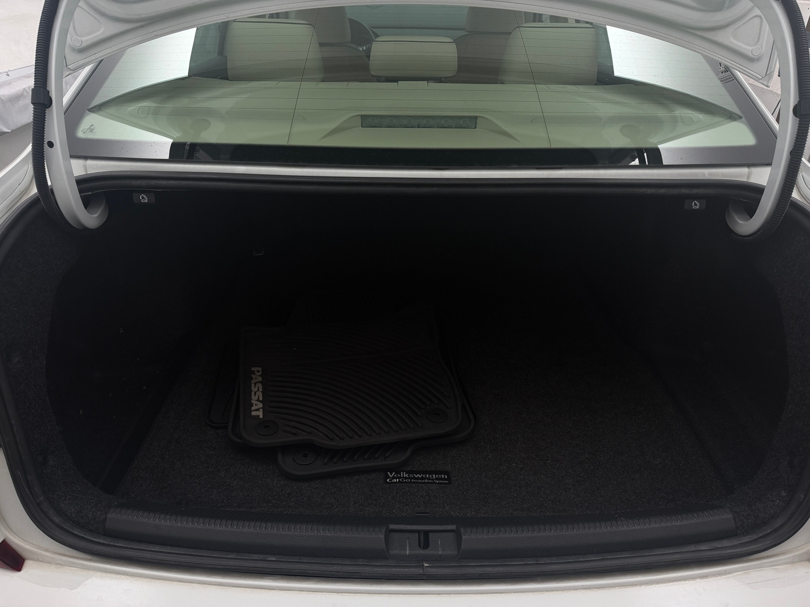 Thumbnail: 2017 Volkswagen Passat - 7
