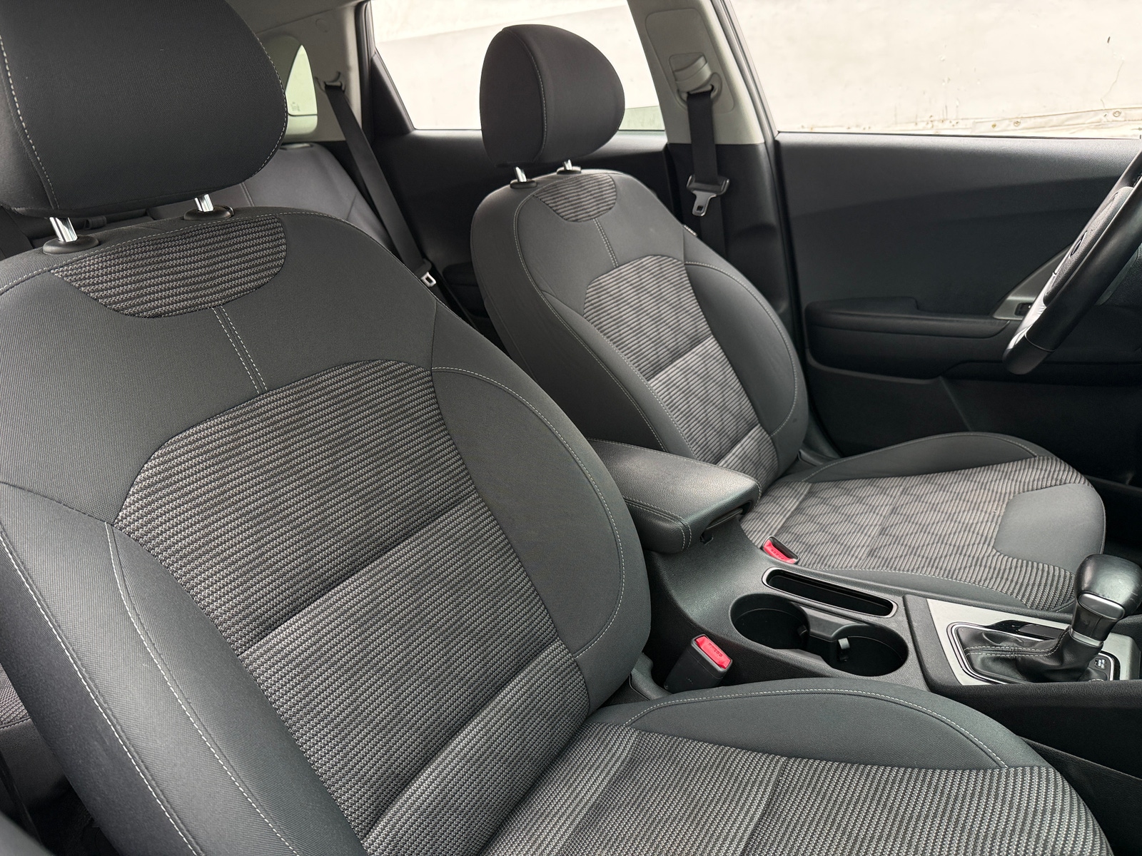Thumbnail: 2017 Kia Niro - 2