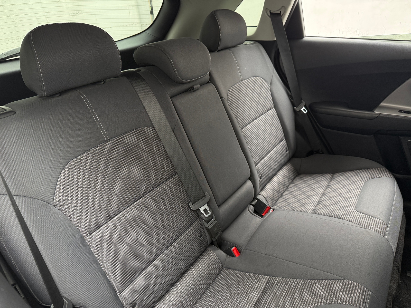 Thumbnail: 2017 Kia Niro - 6