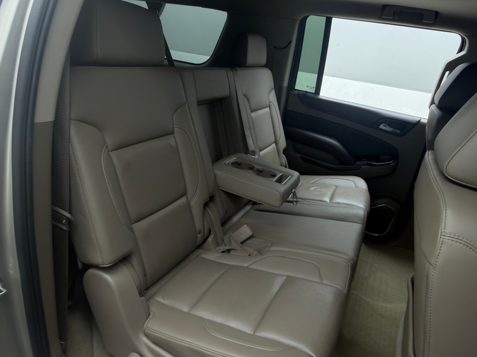 Thumbnail: 2016 Chevrolet Suburban - 5
