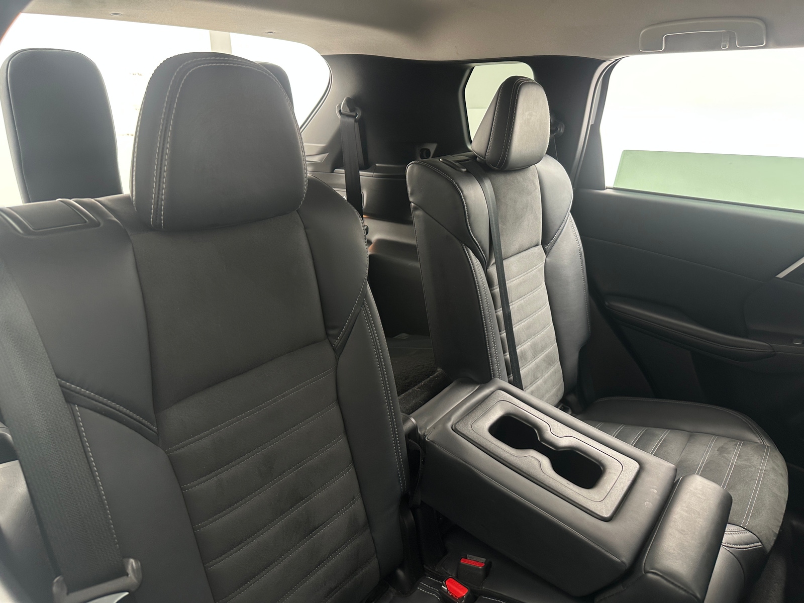 Thumbnail: 2022 Mitsubishi Outlander - 6
