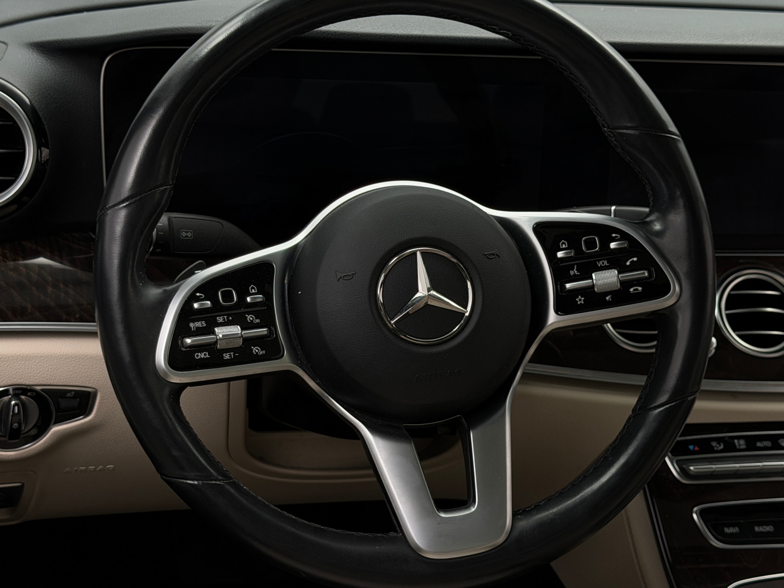 Thumbnail: 2019 Mercedes-Benz E-Class - 4