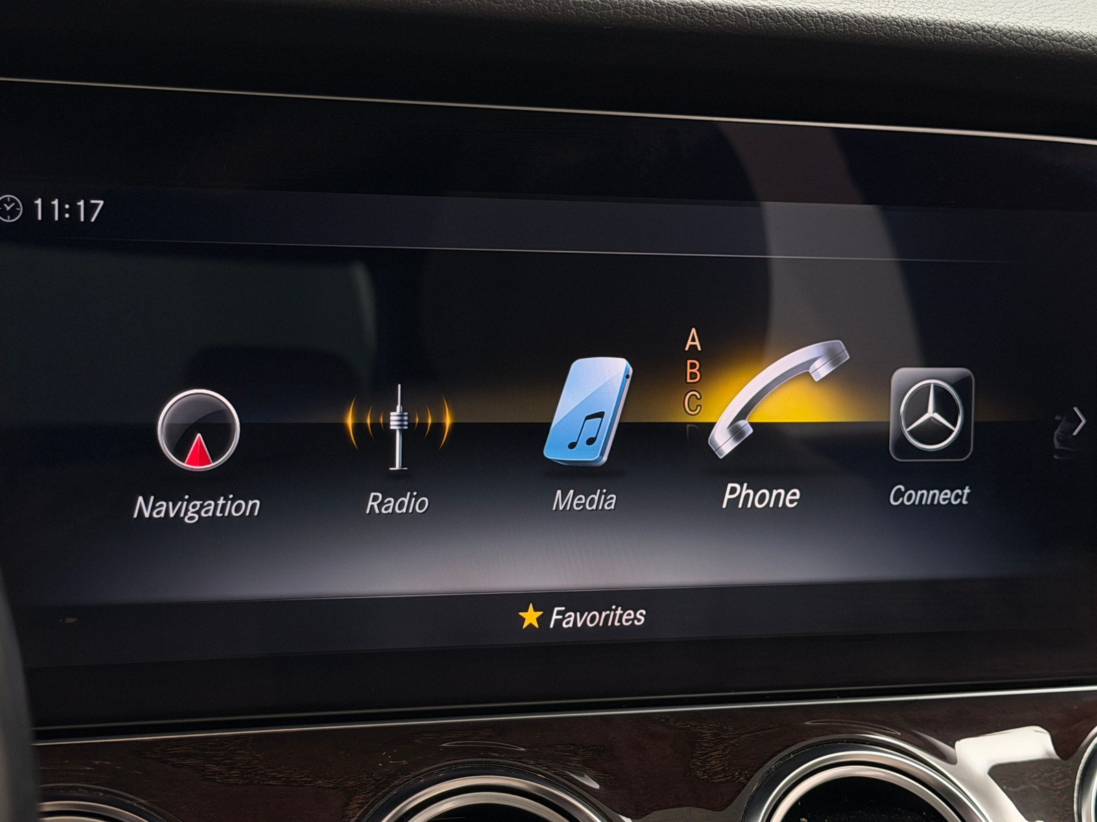Thumbnail: 2019 Mercedes-Benz E-Class - 3