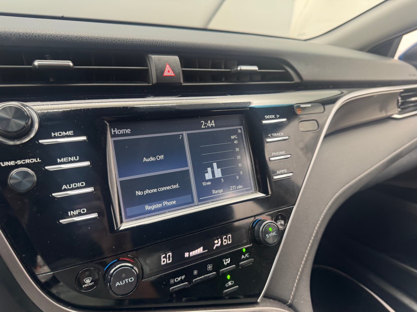 Thumbnail: 2018 Toyota Camry - 4