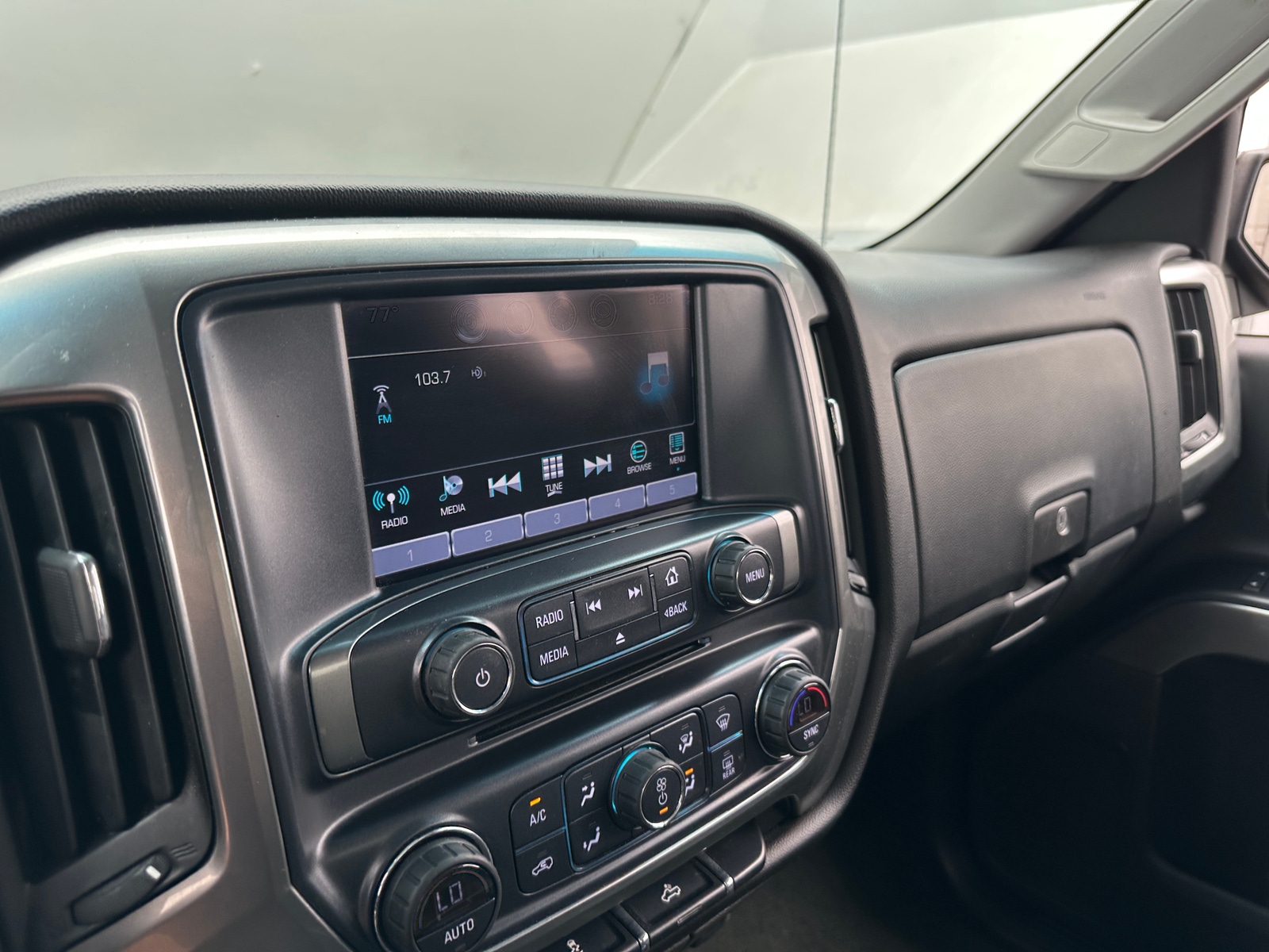 Thumbnail: 2017 Chevrolet Silverado 1500 - 4