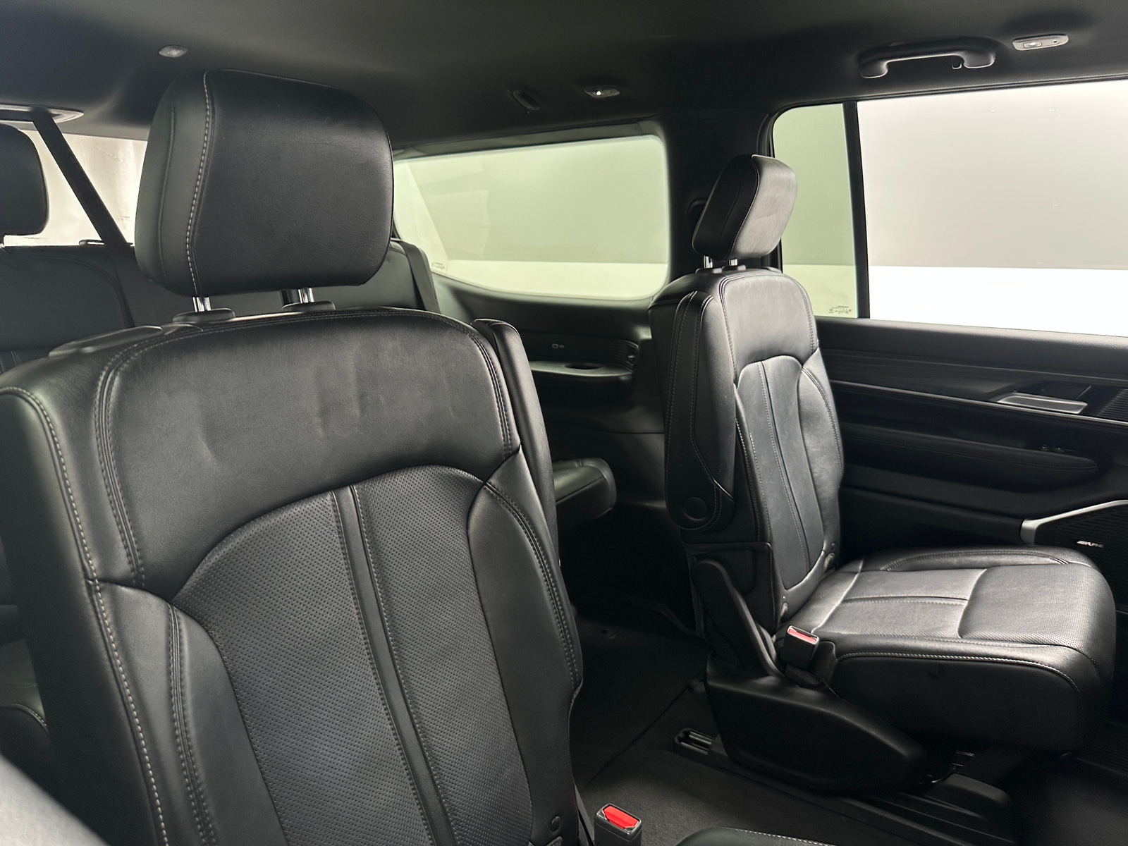 Thumbnail: 2024 Jeep Wagoneer - 5
