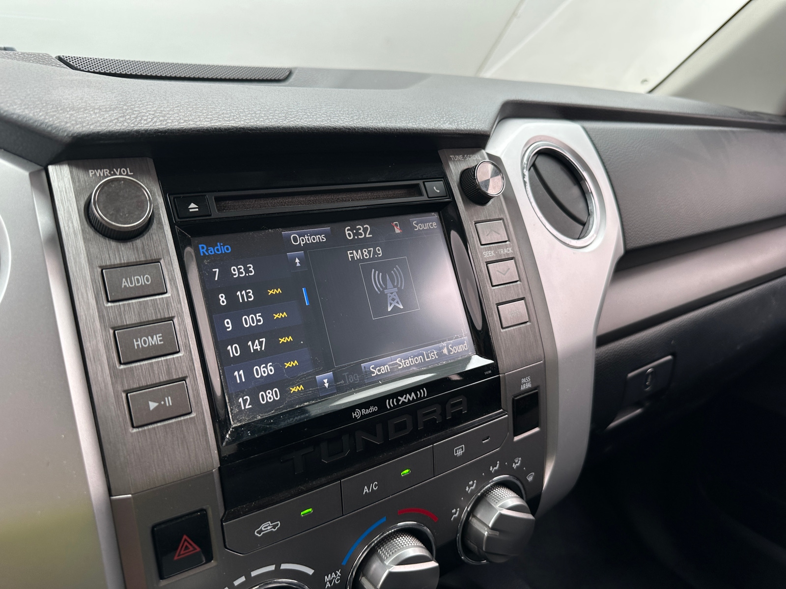 Thumbnail: 2018 Toyota Tundra - 4