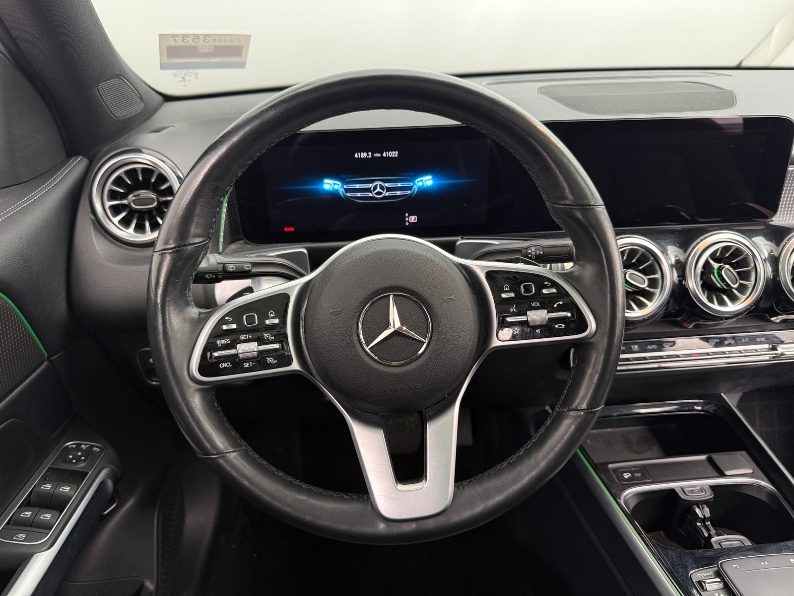 Thumbnail: 2022 Mercedes-Benz GLB - 4