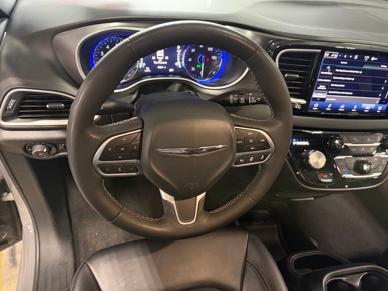 Thumbnail: 2025 Chrysler Pacifica - 4