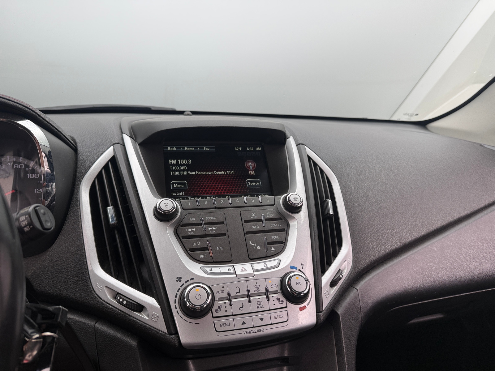 Thumbnail: 2015 GMC Terrain - 3