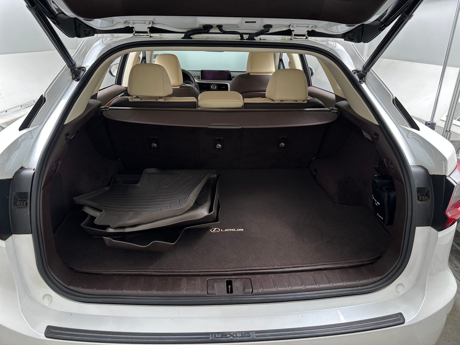 Thumbnail: 2016 Lexus RX - 6