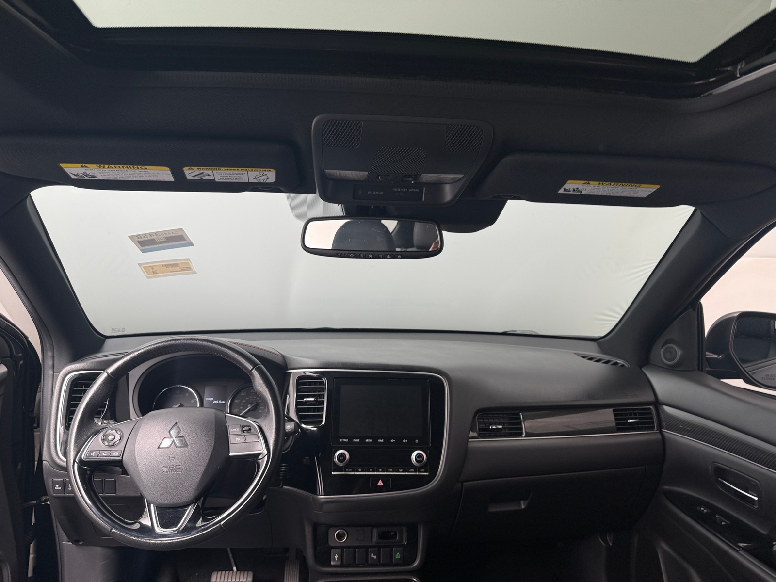 Thumbnail: 2020 Mitsubishi Outlander - 3