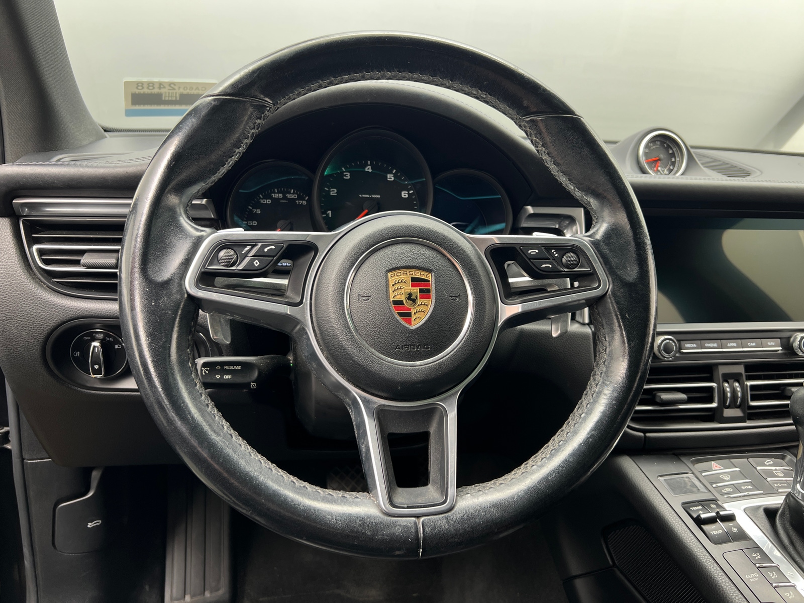 Thumbnail: 2021 Porsche Macan - 4