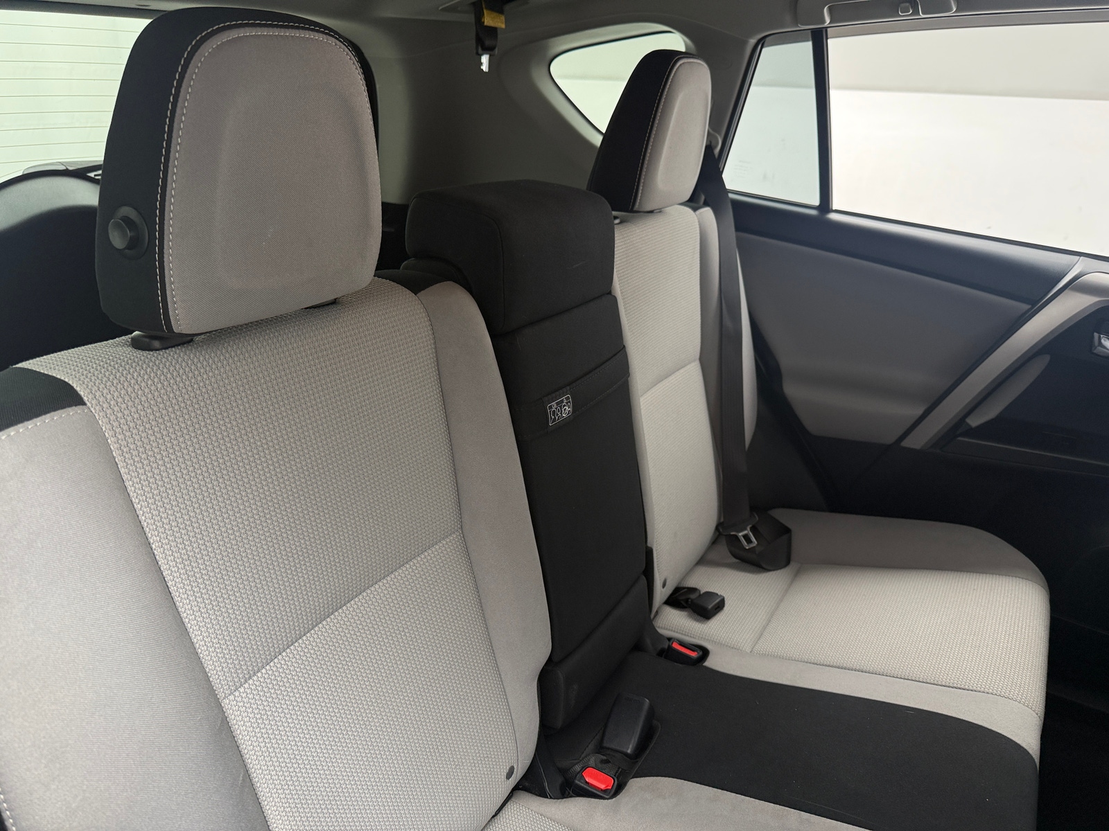 Thumbnail: 2017 Toyota RAV4 - 6