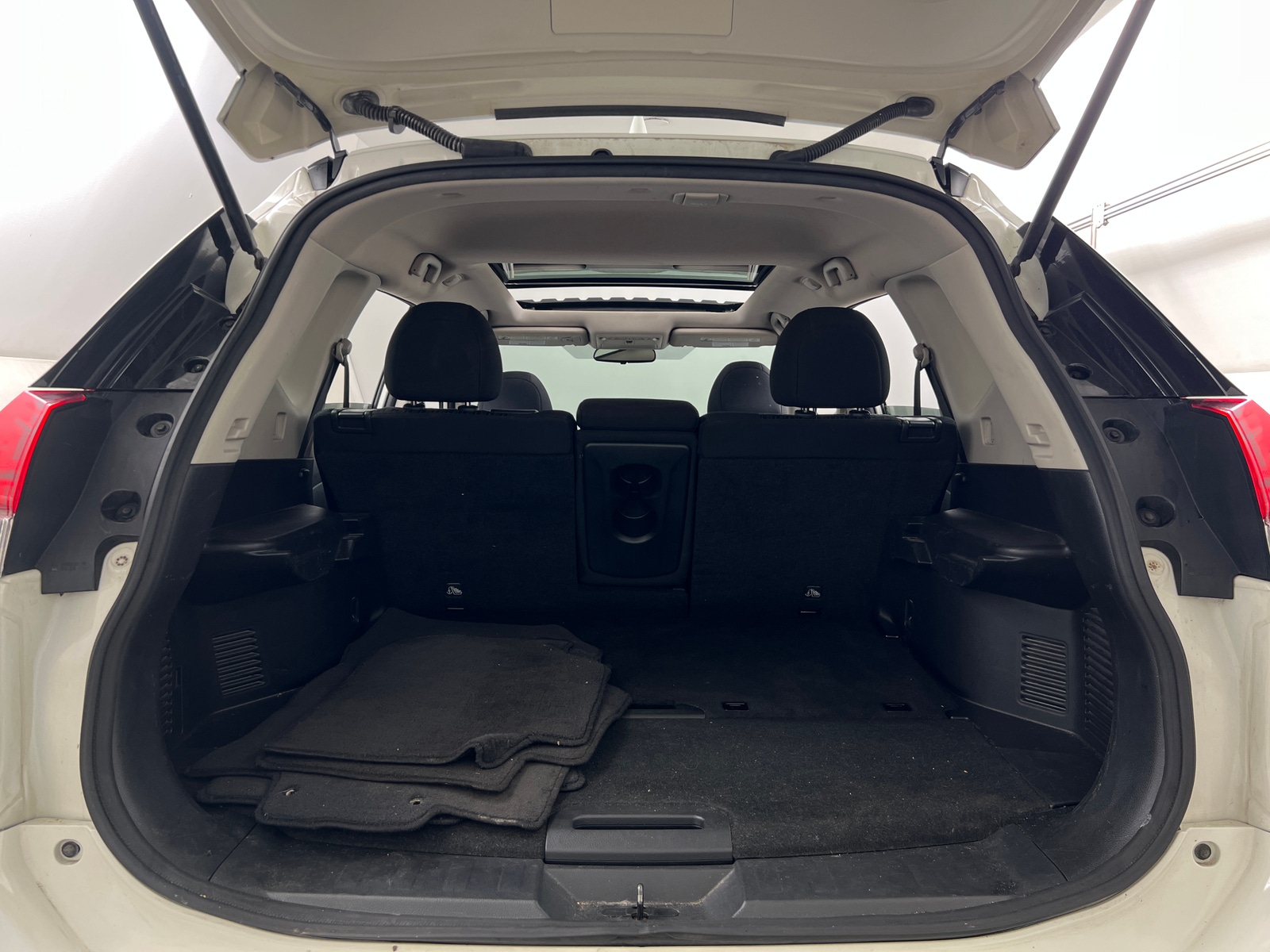 Thumbnail: 2017 Nissan Rogue - 7