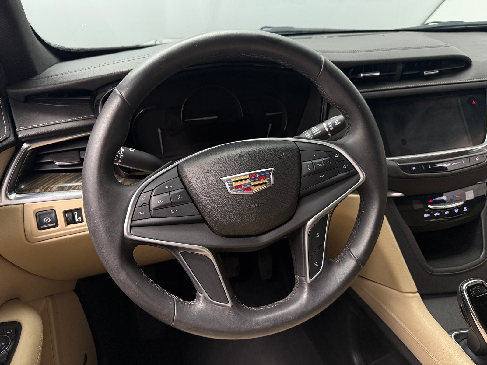 Thumbnail: 2017 Cadillac XT5 - 4