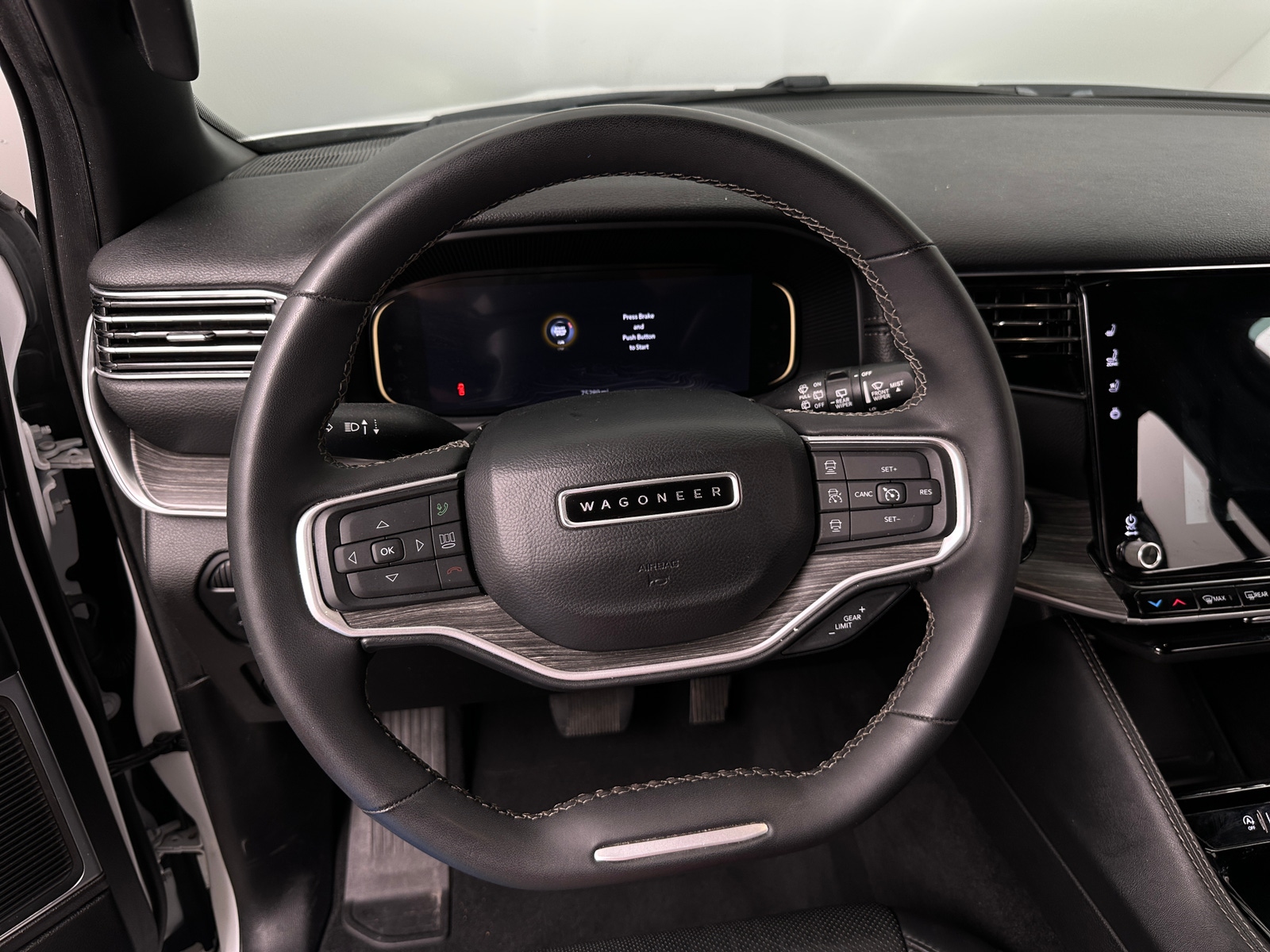 Thumbnail: 2024 Jeep Wagoneer - 4