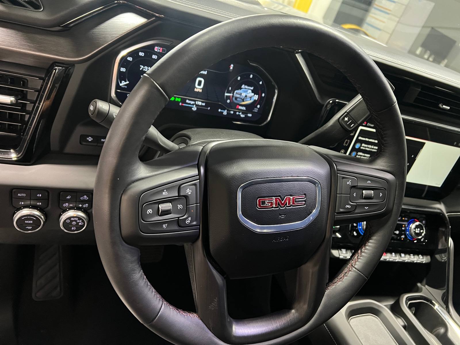 Thumbnail: 2024 GMC Sierra 2500 - 4
