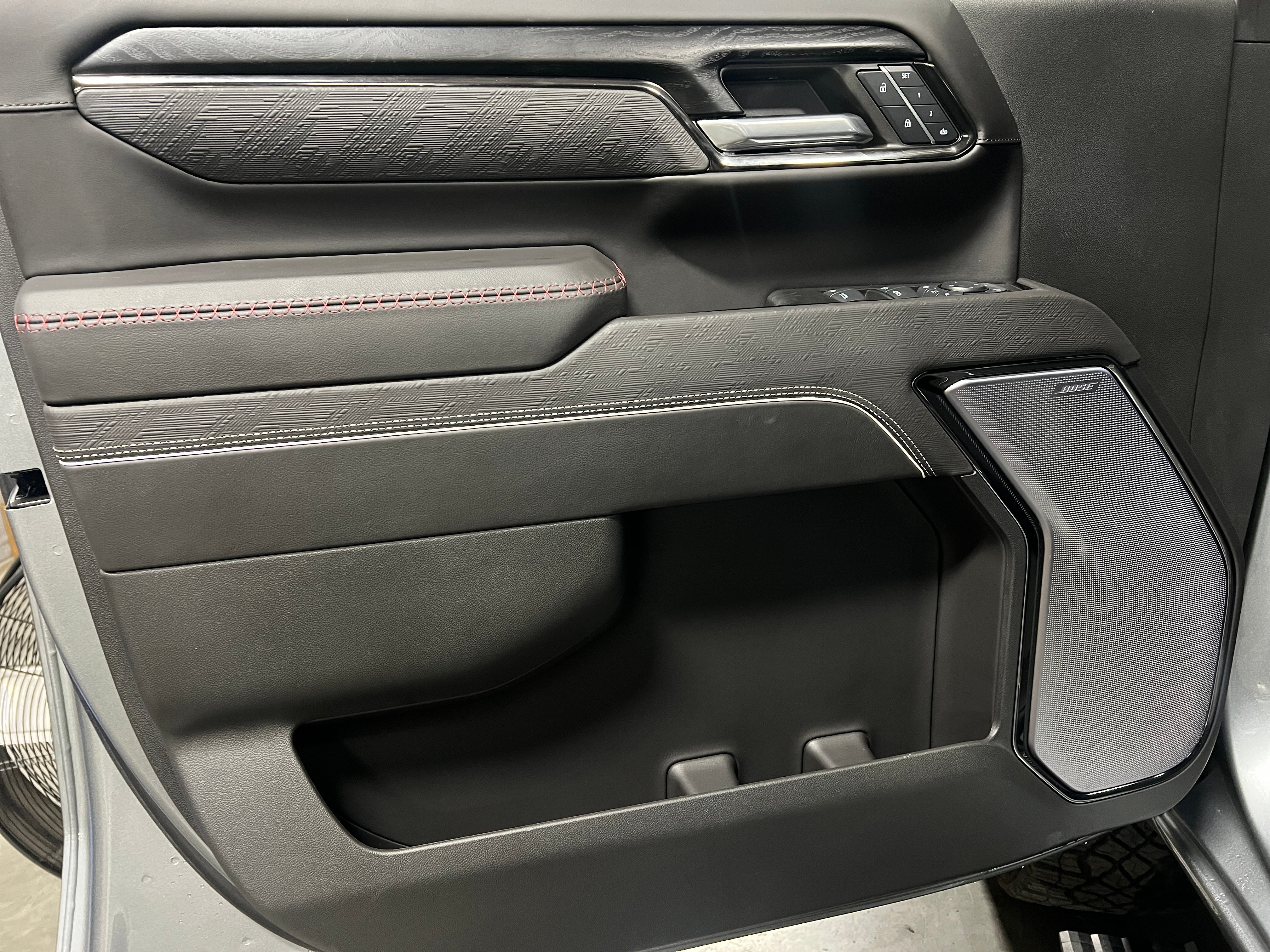 2024 GMC Sierra 2500HD AT4X - Photo 2