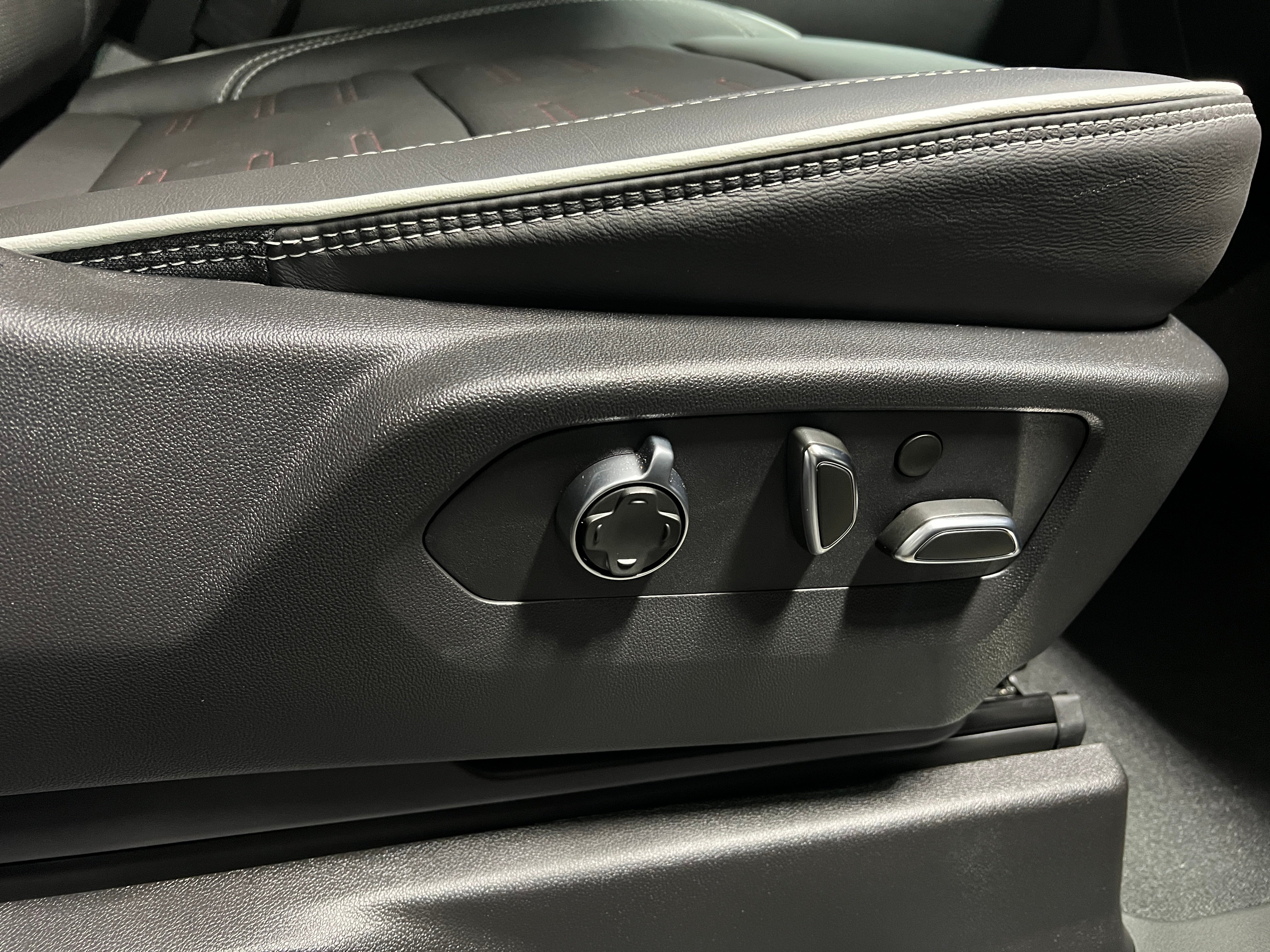 2024 GMC Sierra 2500HD AT4X - Photo 22
