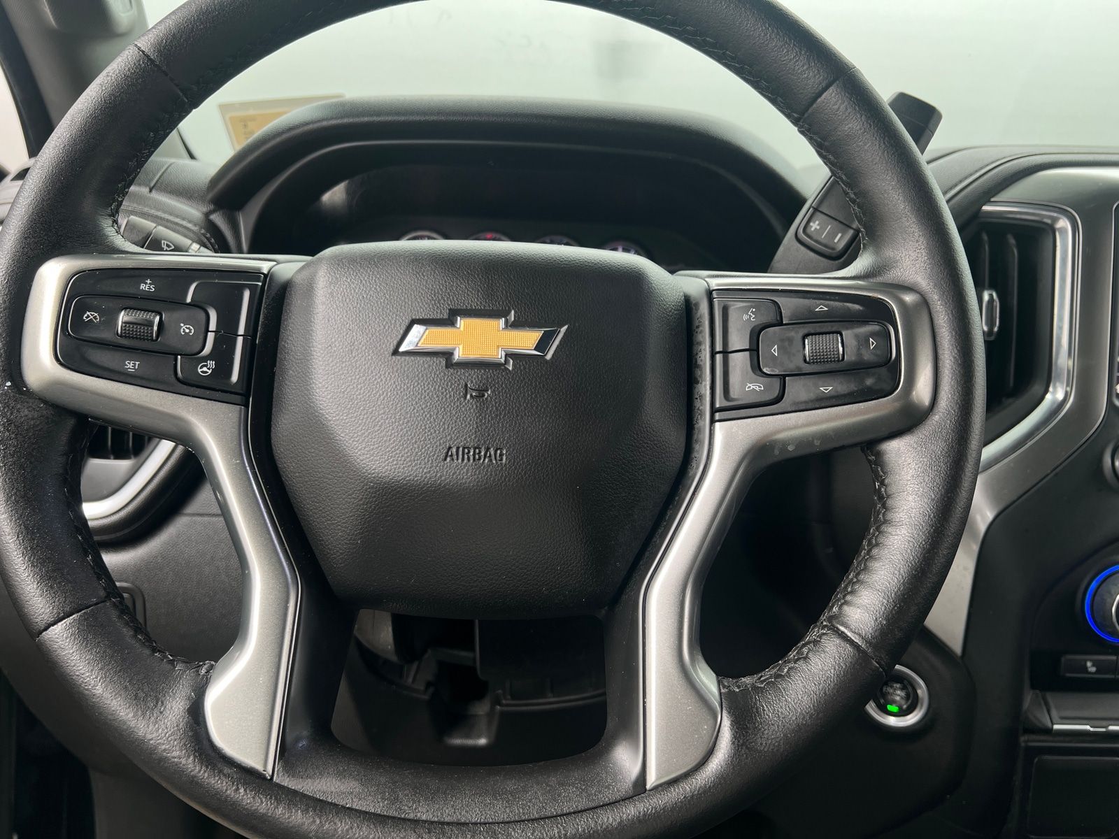 Thumbnail: 2022 Chevrolet Silverado 1500 - 5