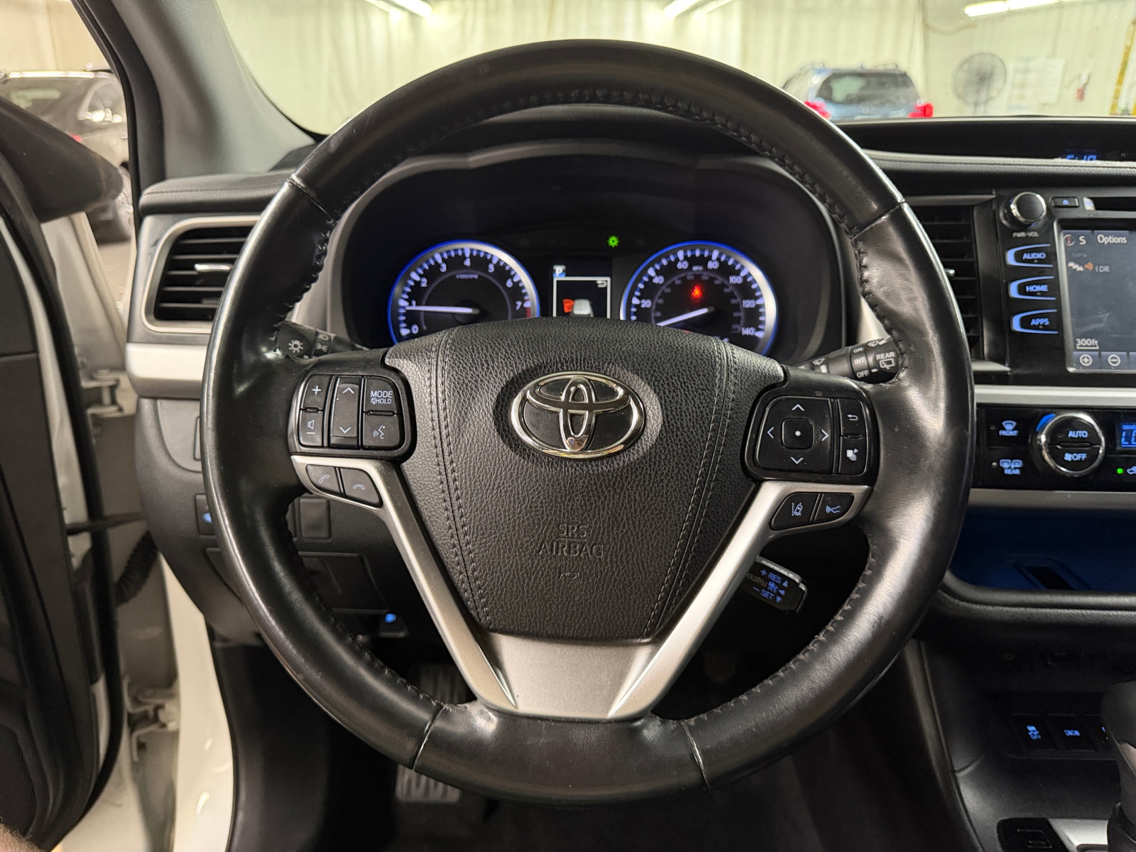 Thumbnail: 2019 Toyota Highlander - 4