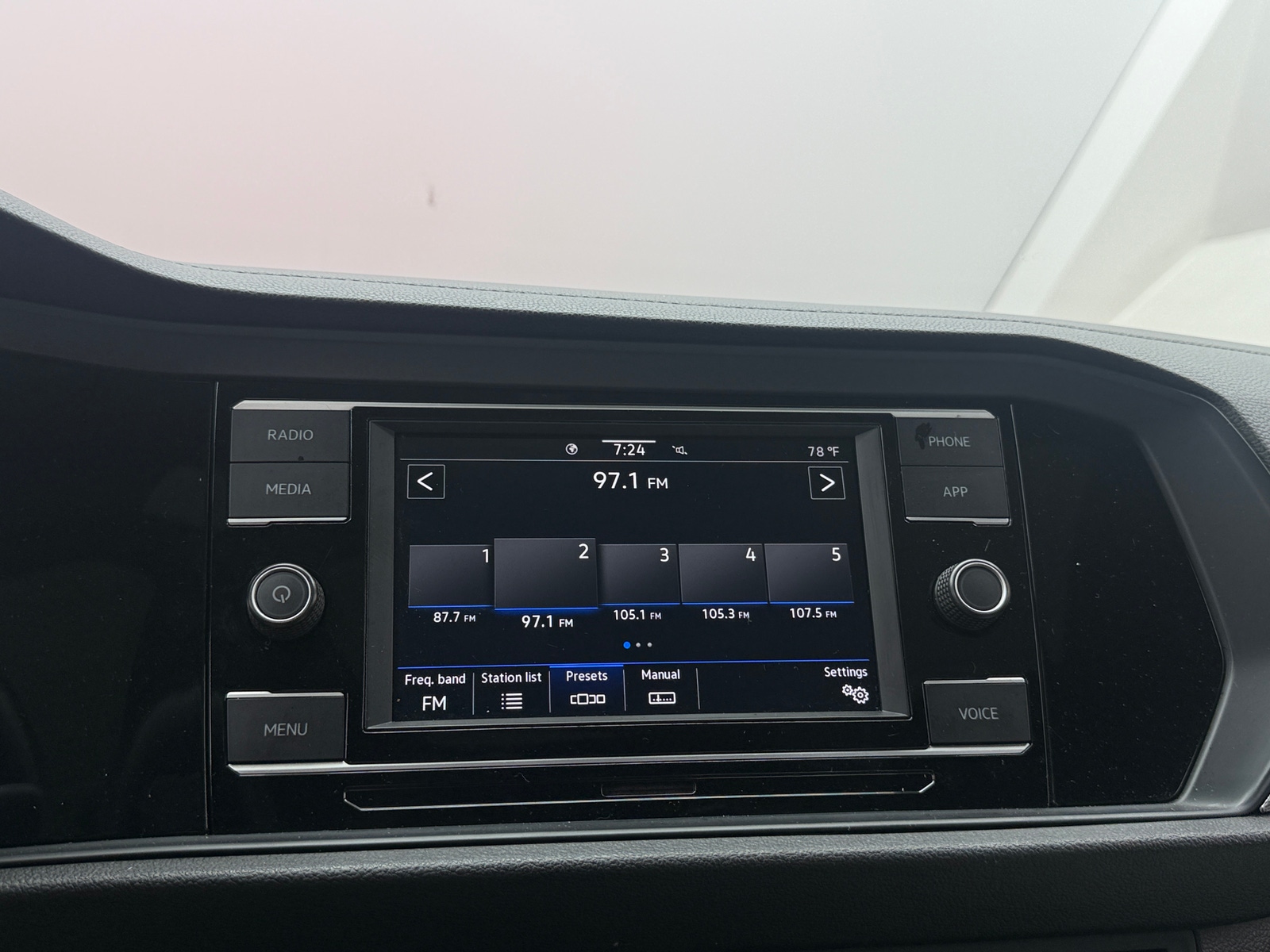 Thumbnail: 2020 Volkswagen Jetta - 3