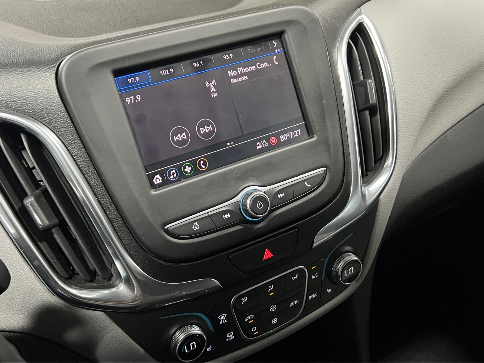 Thumbnail: 2020 Chevrolet Equinox - 4
