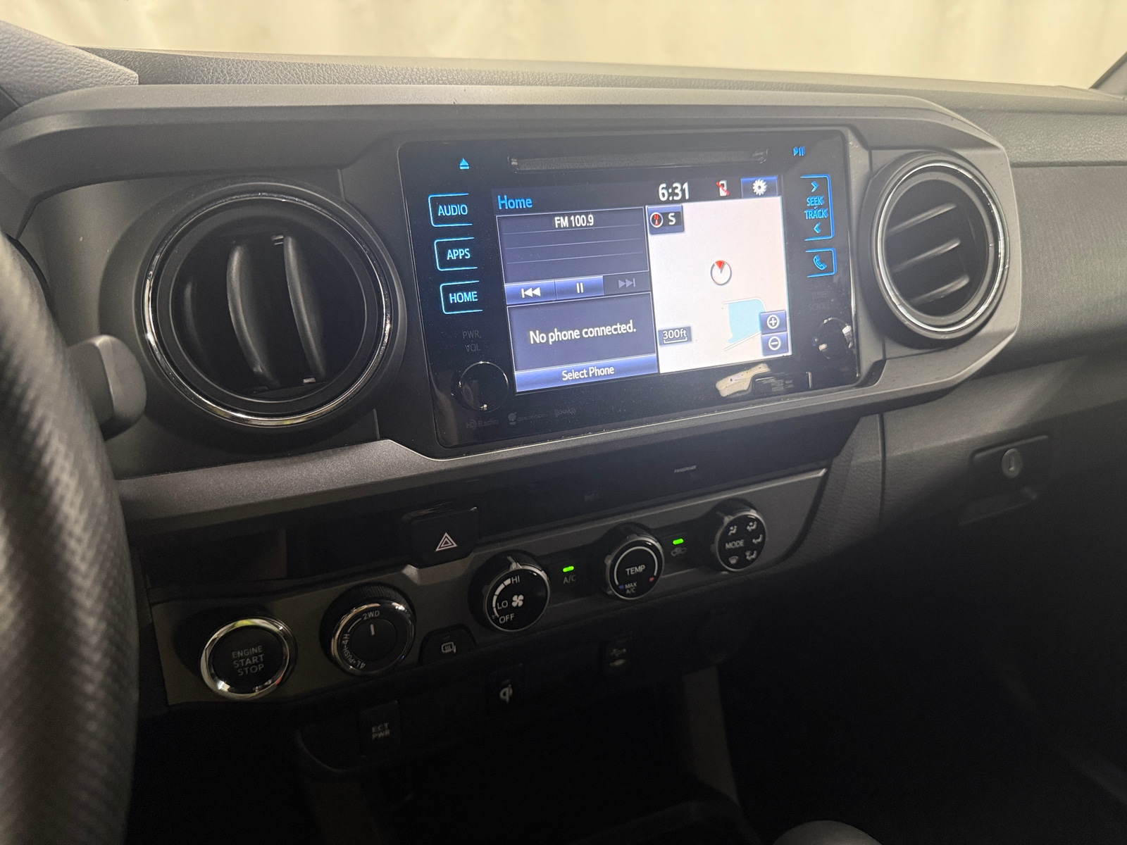 Thumbnail: 2016 Toyota Tacoma - 4