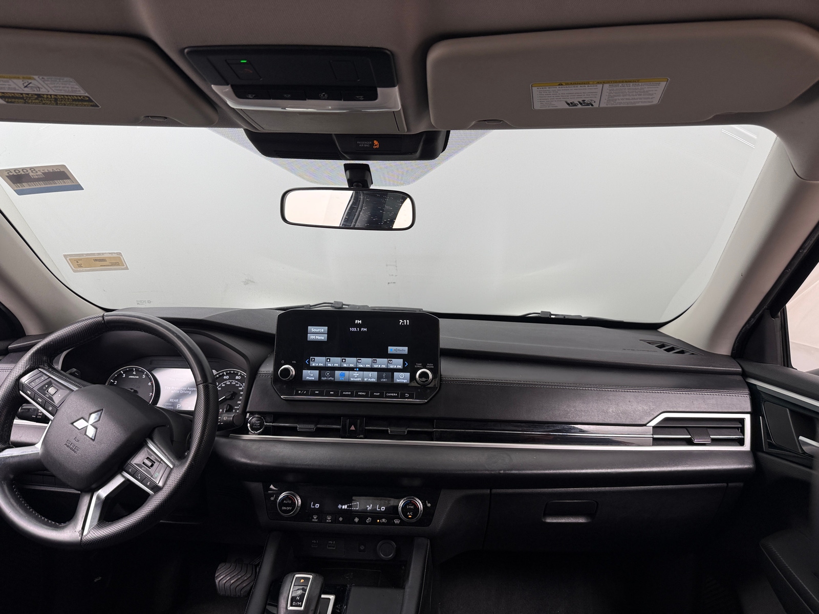 Thumbnail: 2022 Mitsubishi Outlander - 2