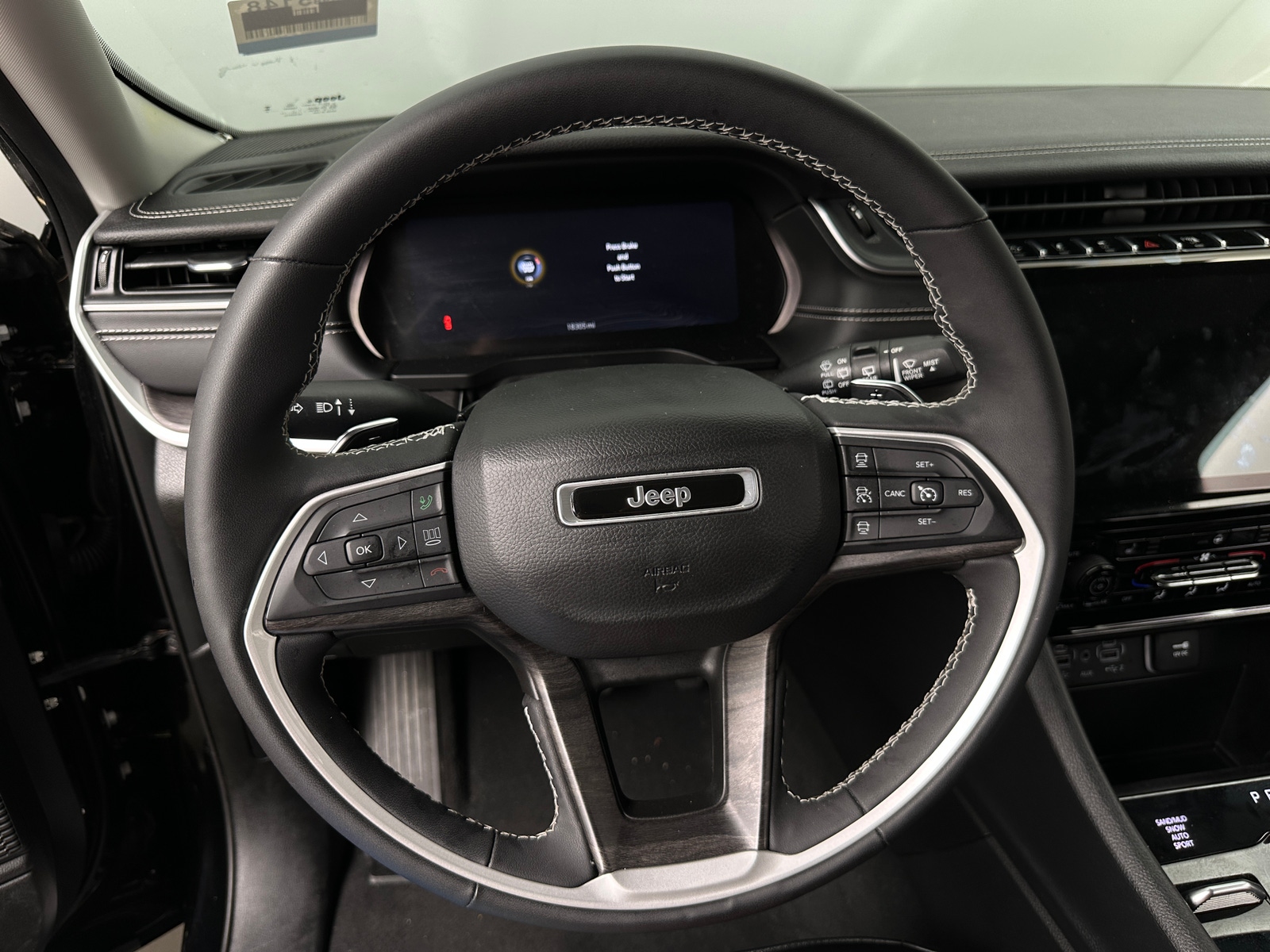 Thumbnail: 2023 Jeep Grand Cherokee L - 4