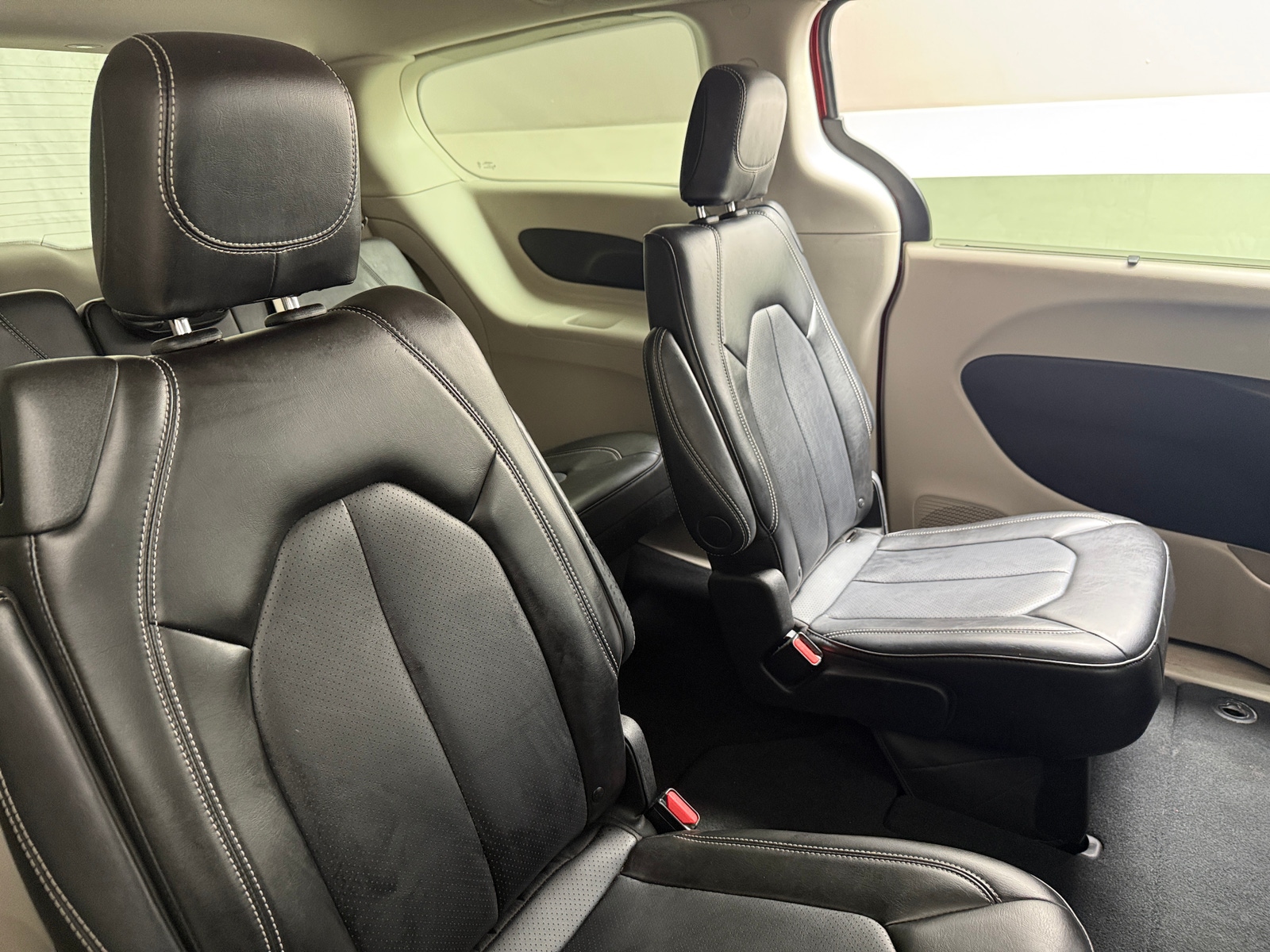 Thumbnail: 2024 Chrysler Pacifica - 5