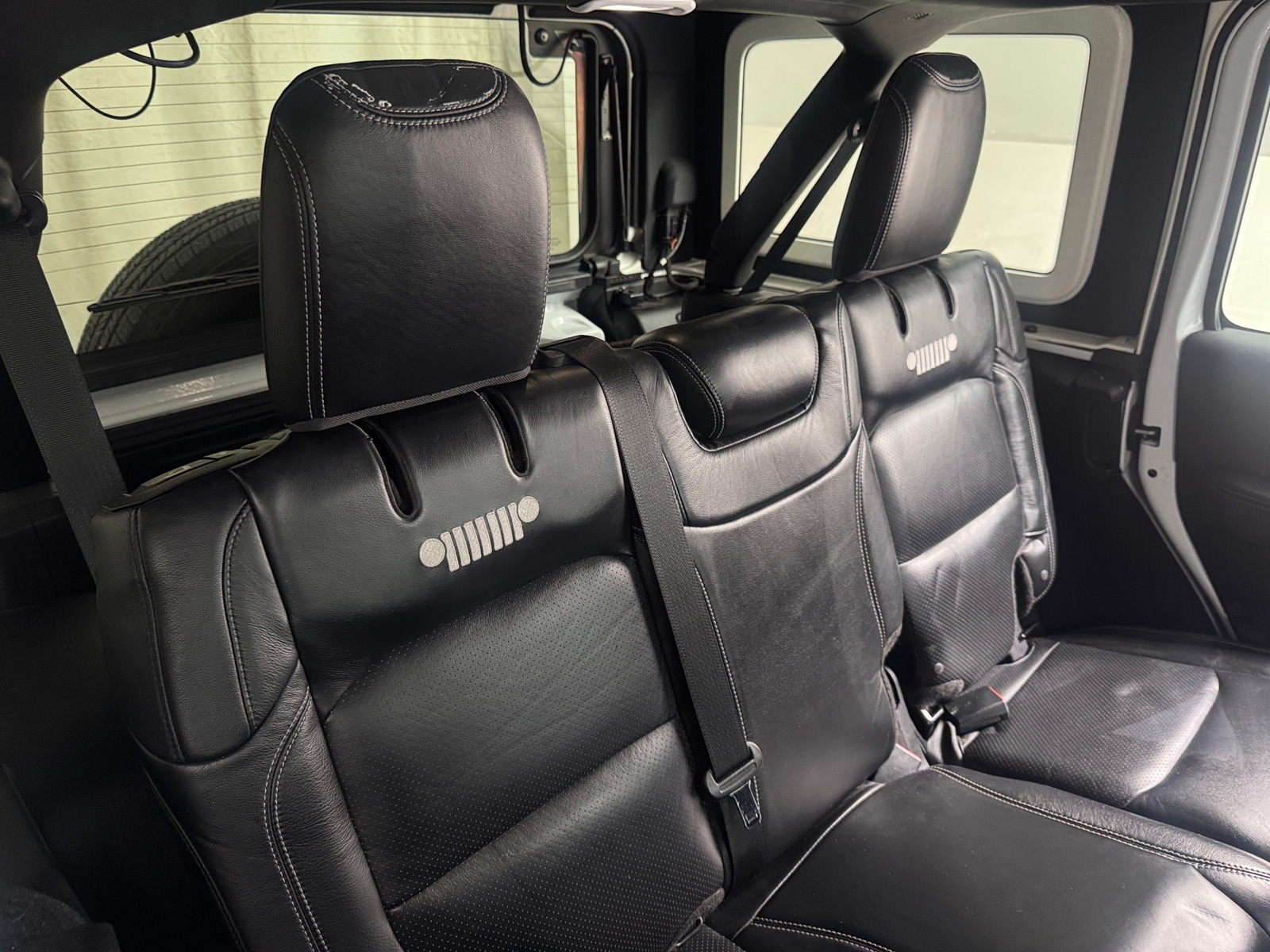 Thumbnail: 2018 Jeep Wrangler - 6