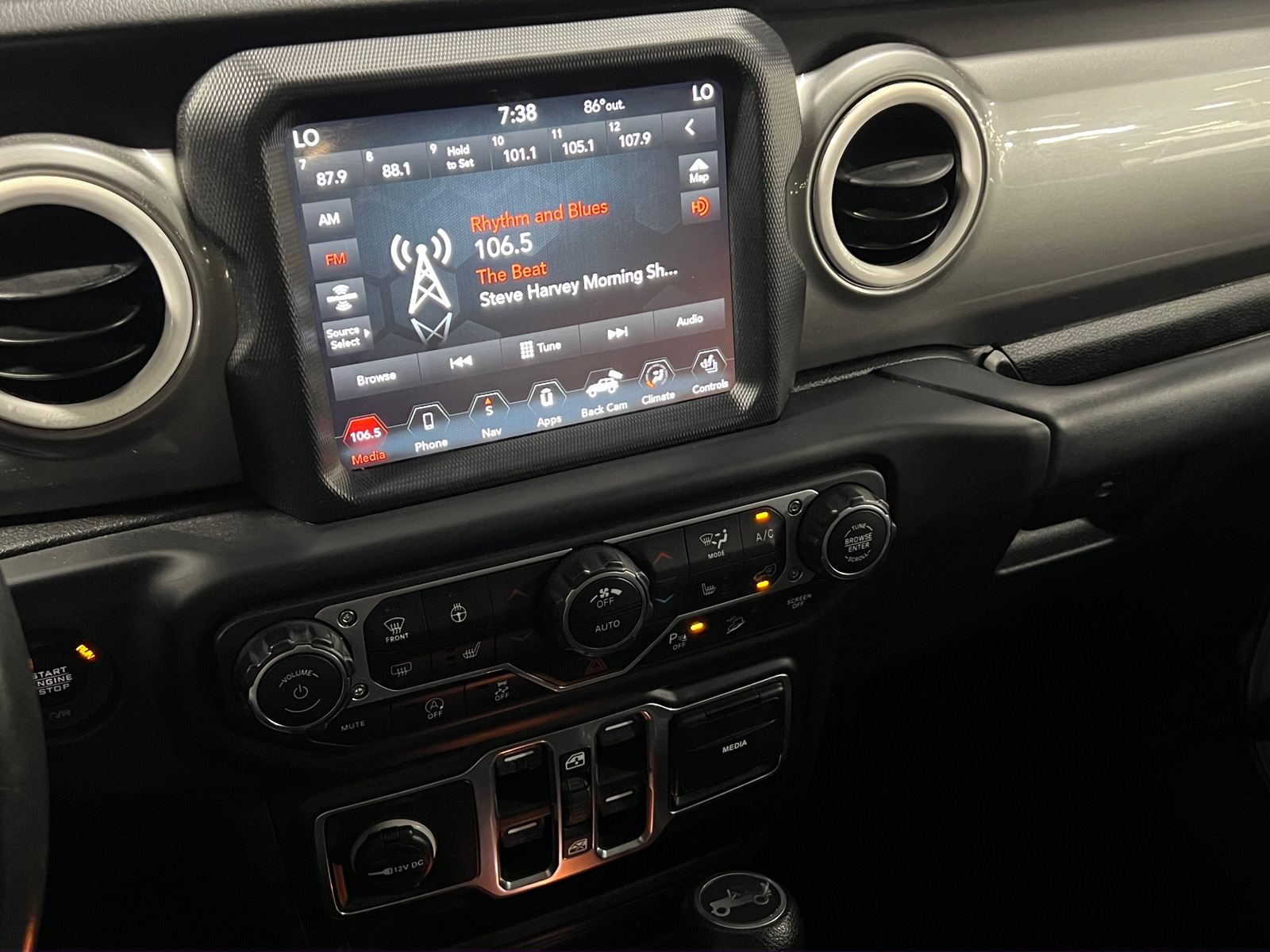 Thumbnail: 2018 Jeep Wrangler - 4