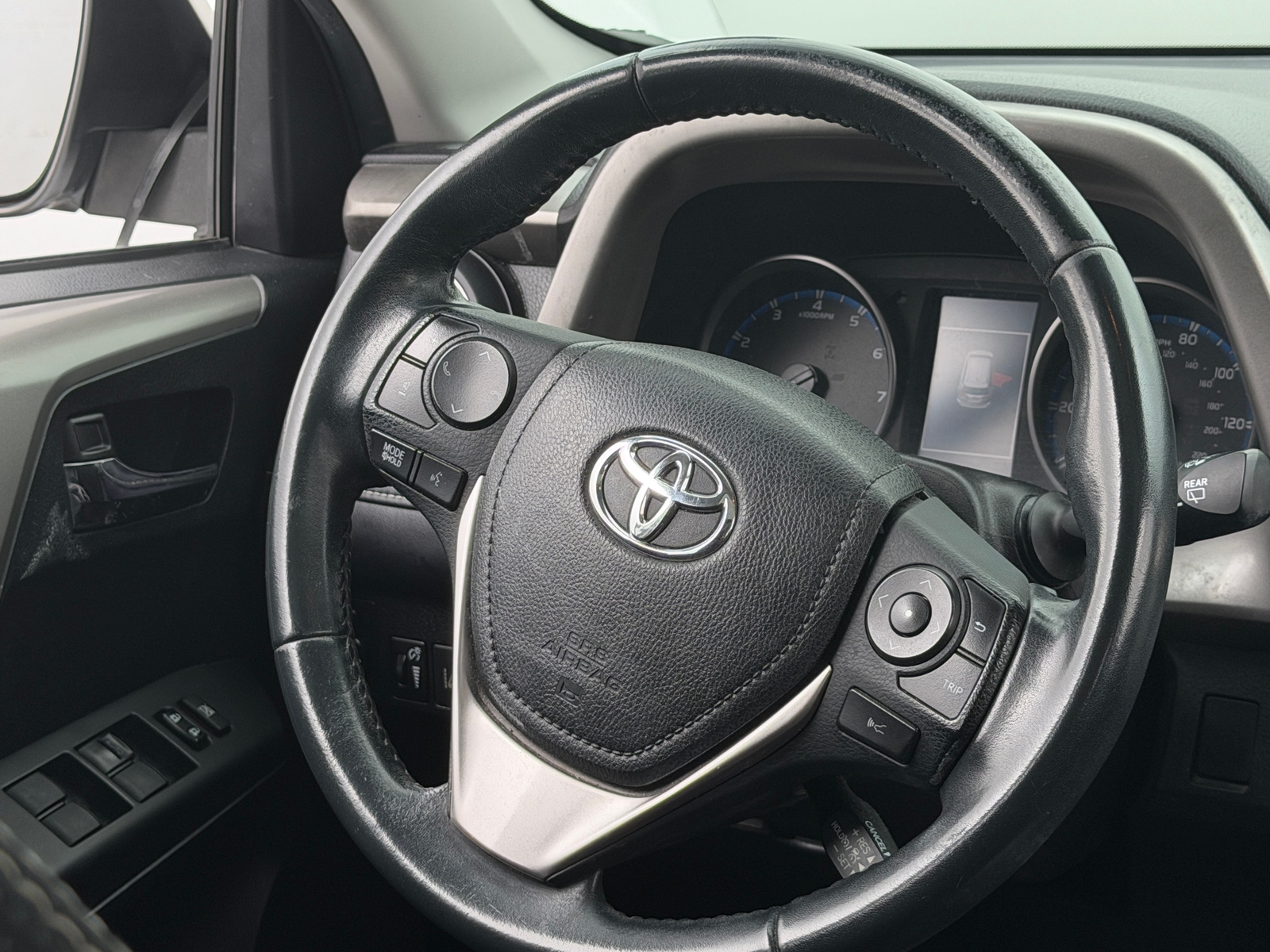 Thumbnail: 2018 Toyota RAV4 - 5