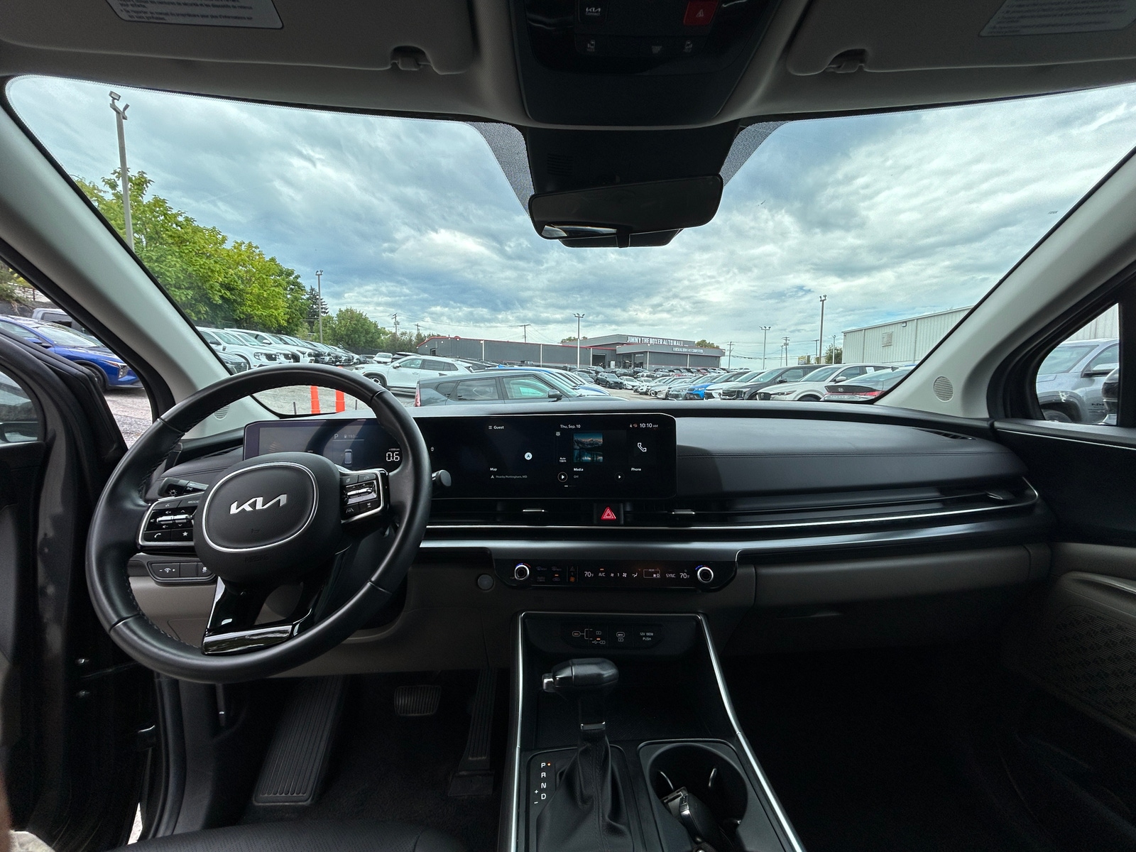 Thumbnail: 2026 Kia Carnival - 3