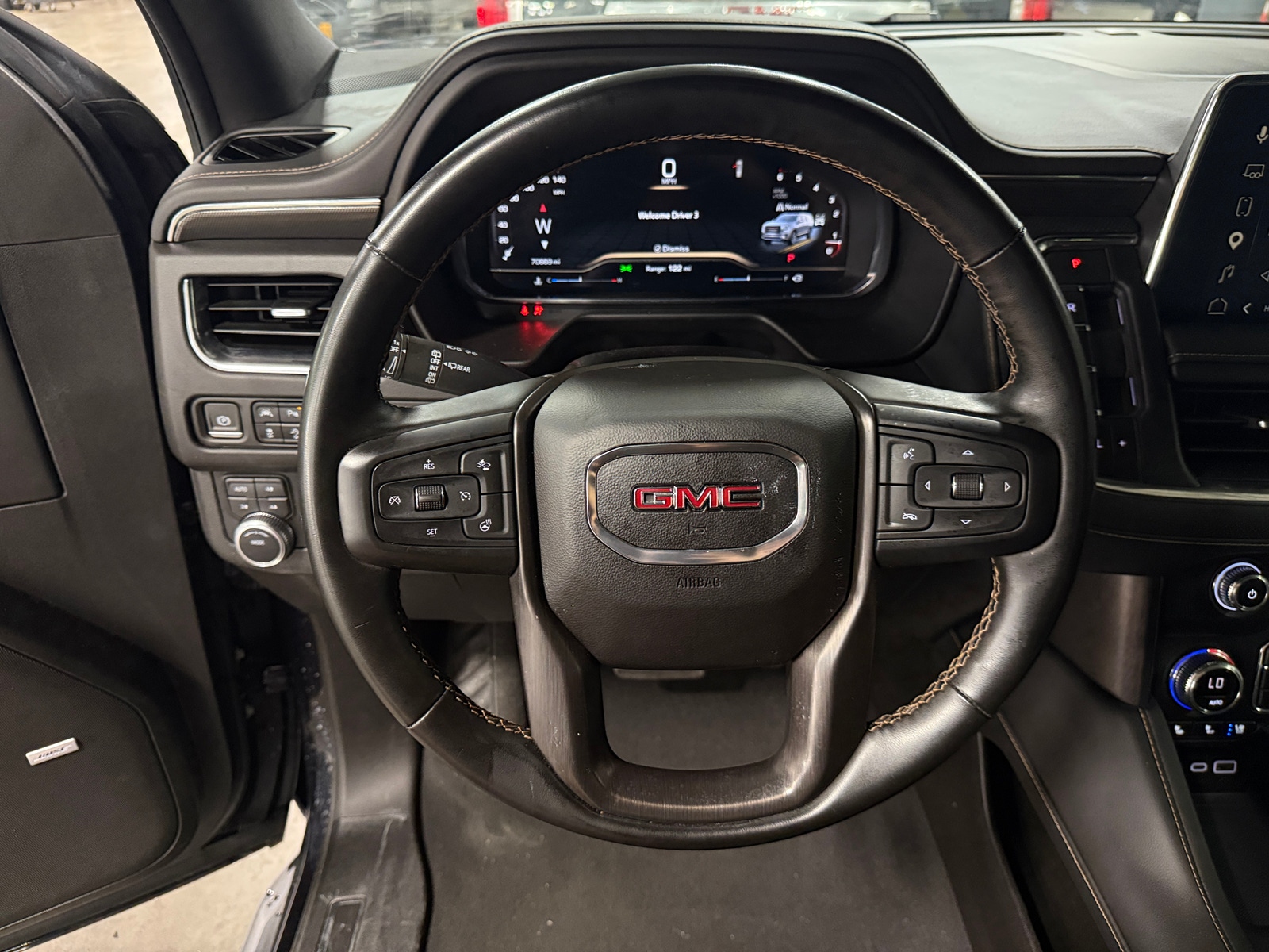 Thumbnail: 2023 GMC Yukon - 4